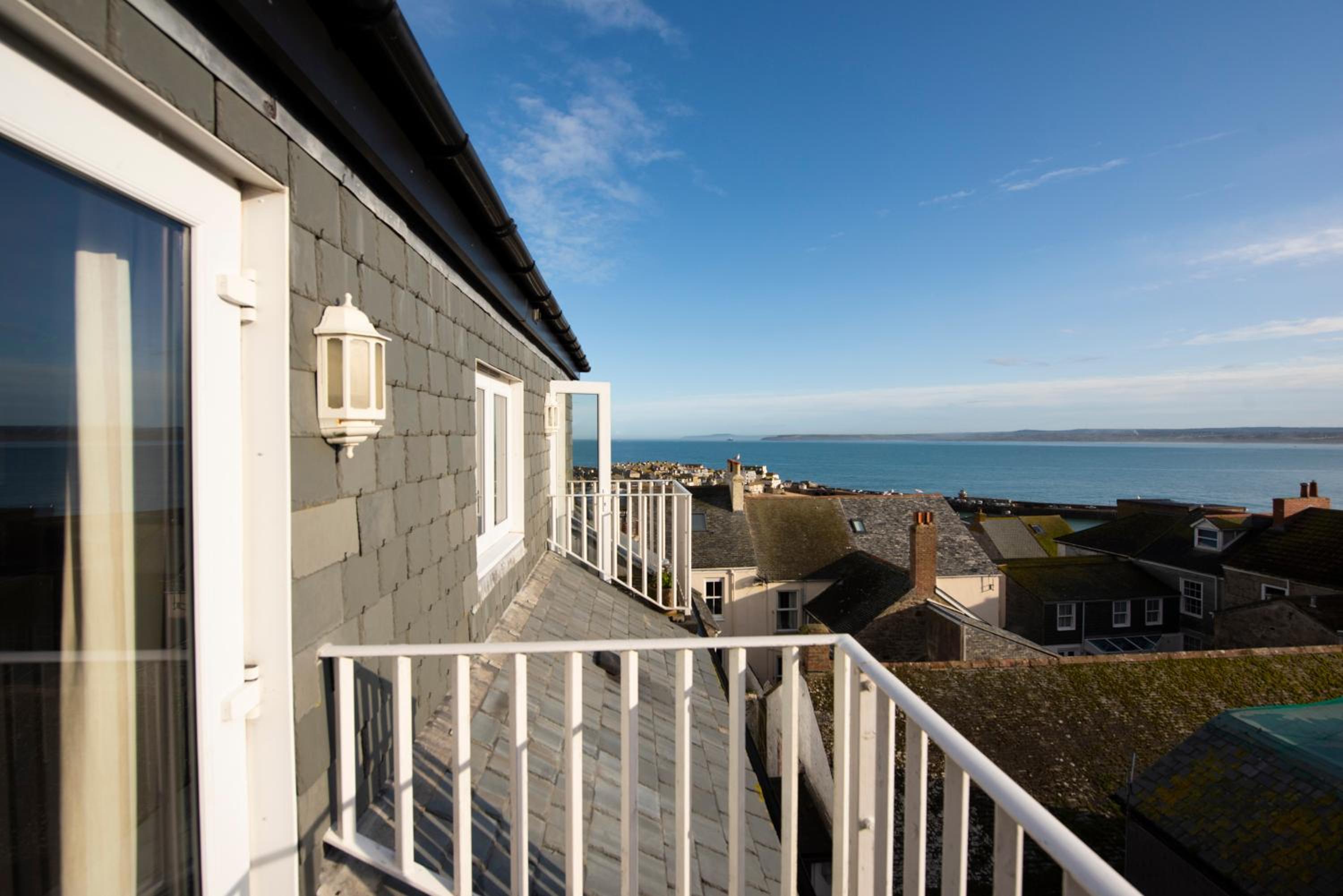 Waves Apartment, St Ives view 2