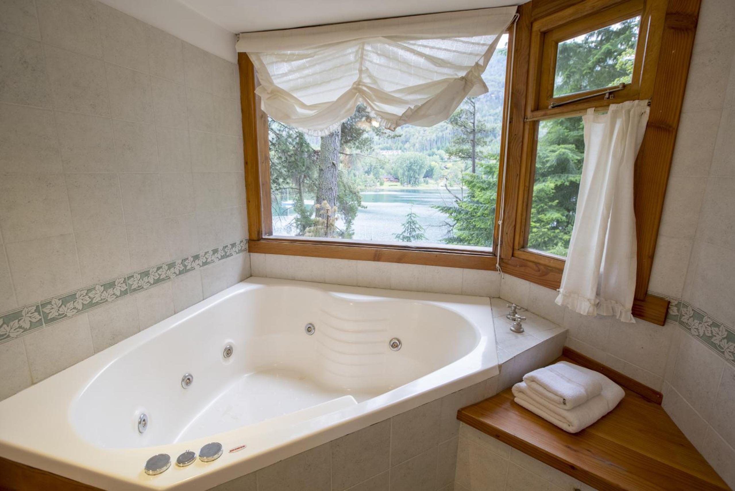 BOG Le Pommier - Cabañas con vista al lago y piscina climatizada