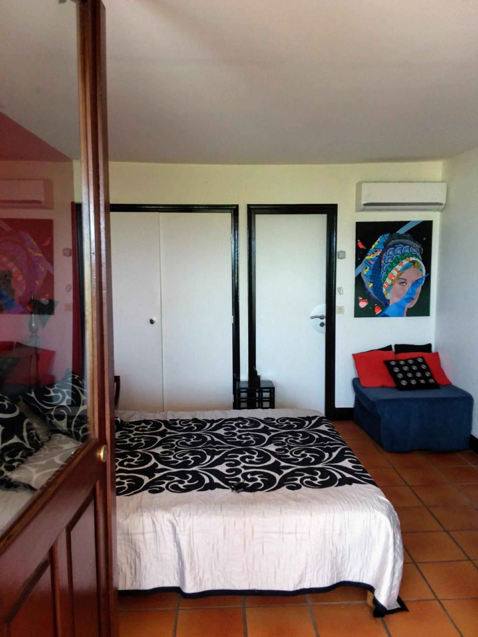 Studio Vue mer Haut de villa anse des rochers view 4