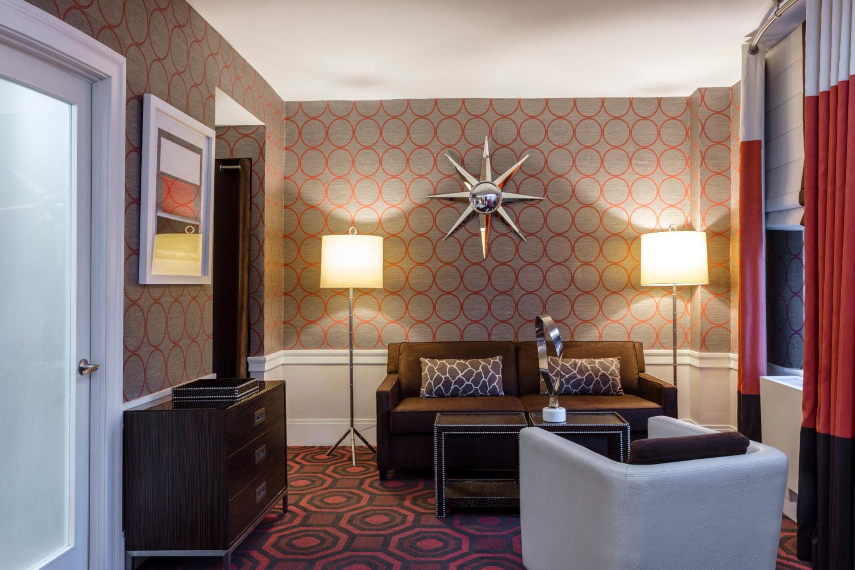 Empire Hotel 11