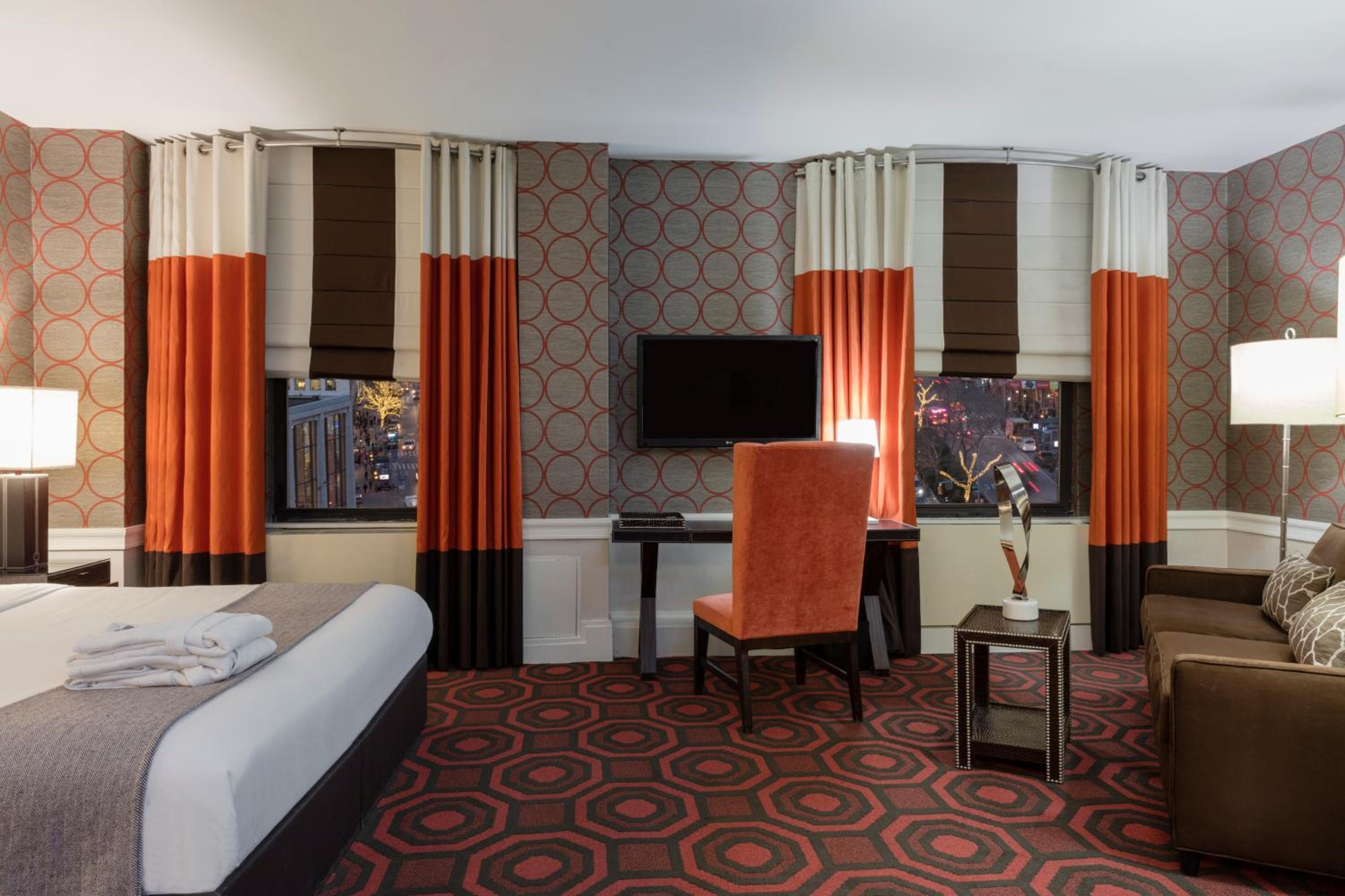 Empire Hotel 42
