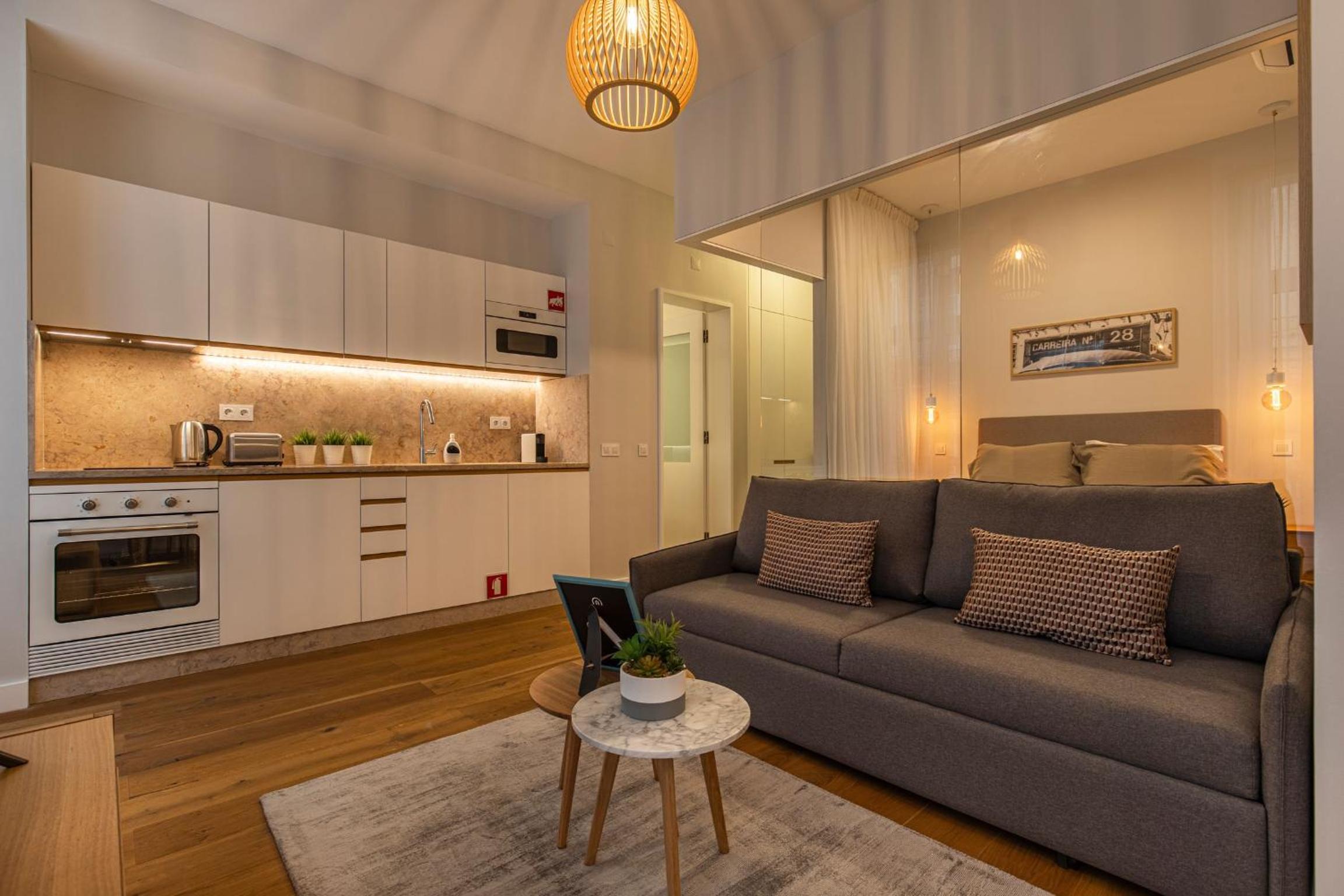 Upscale & Trendy flat in the Center view 2