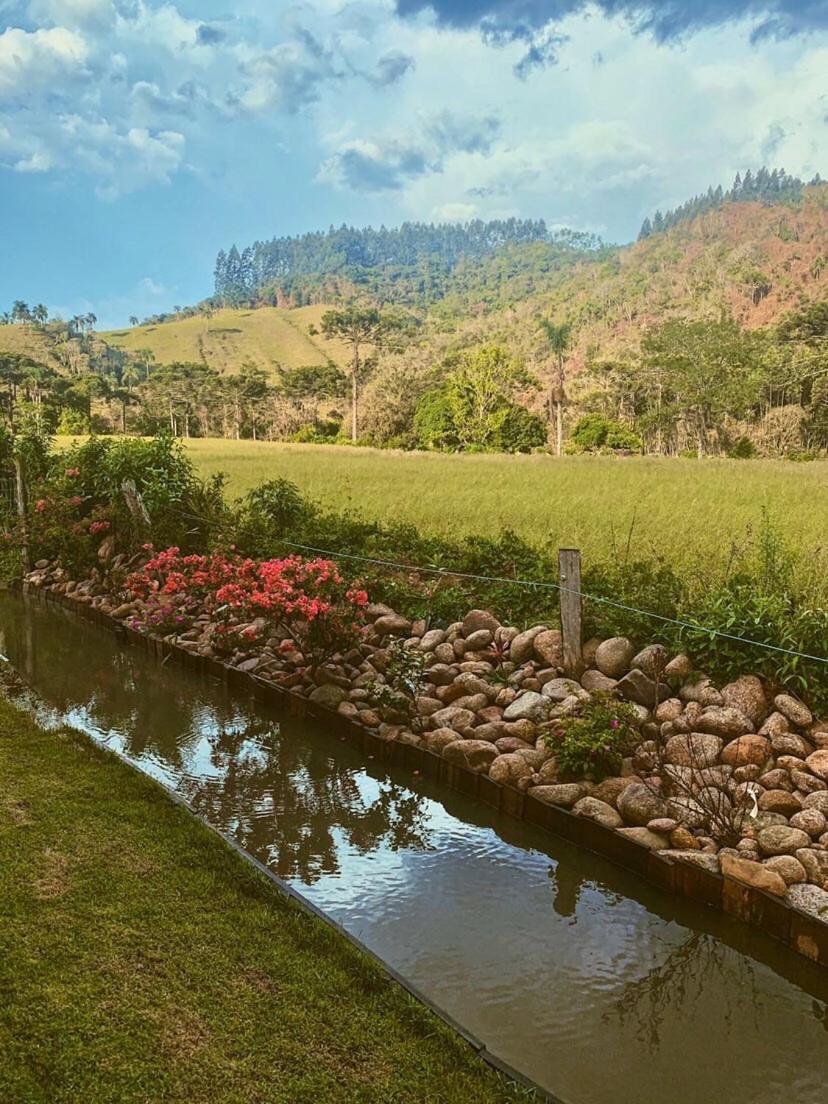 Caminhos da Serra do Tabuleiro - Chalé Araucária