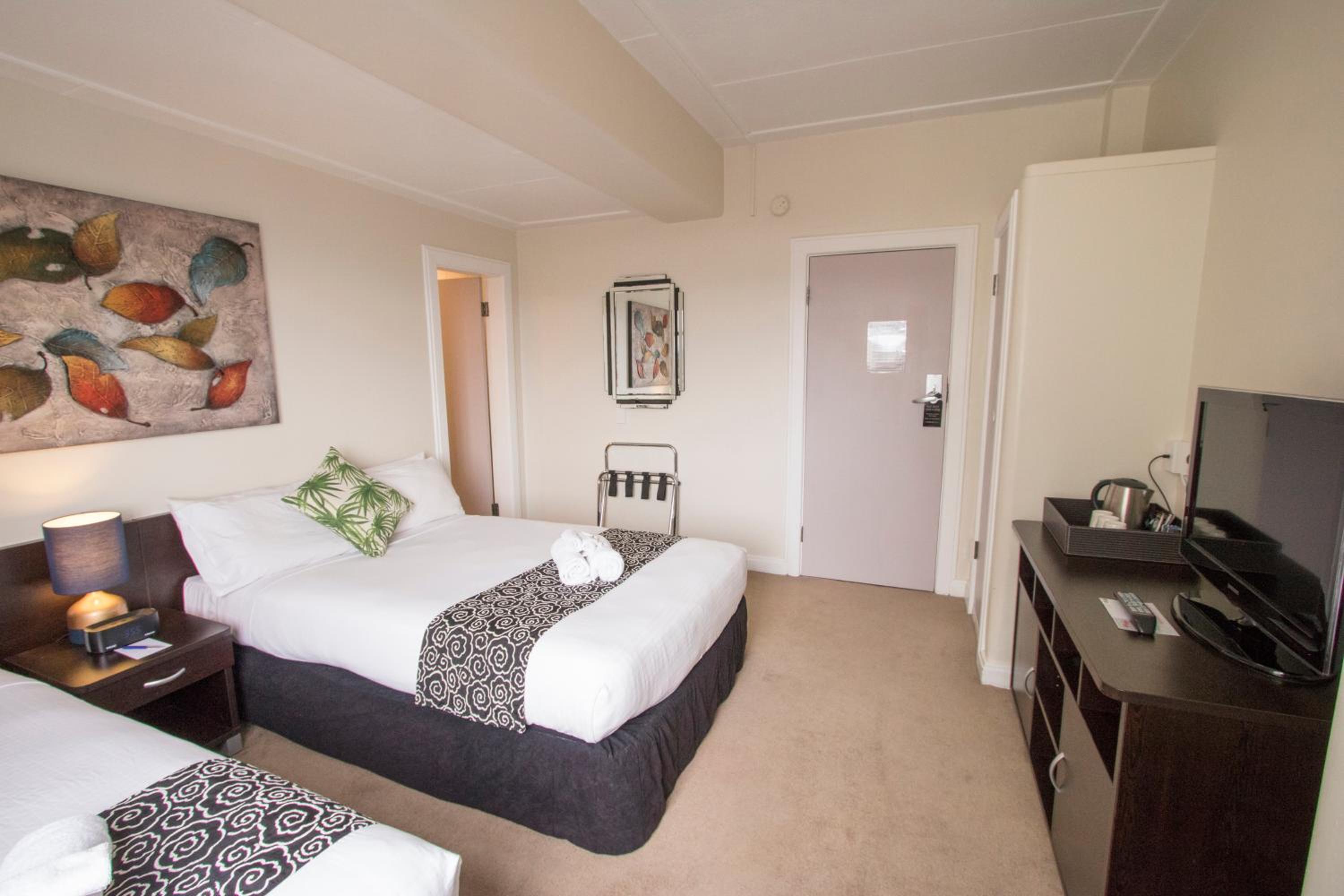 Hotel Waterloo & Backpackers - Image 5