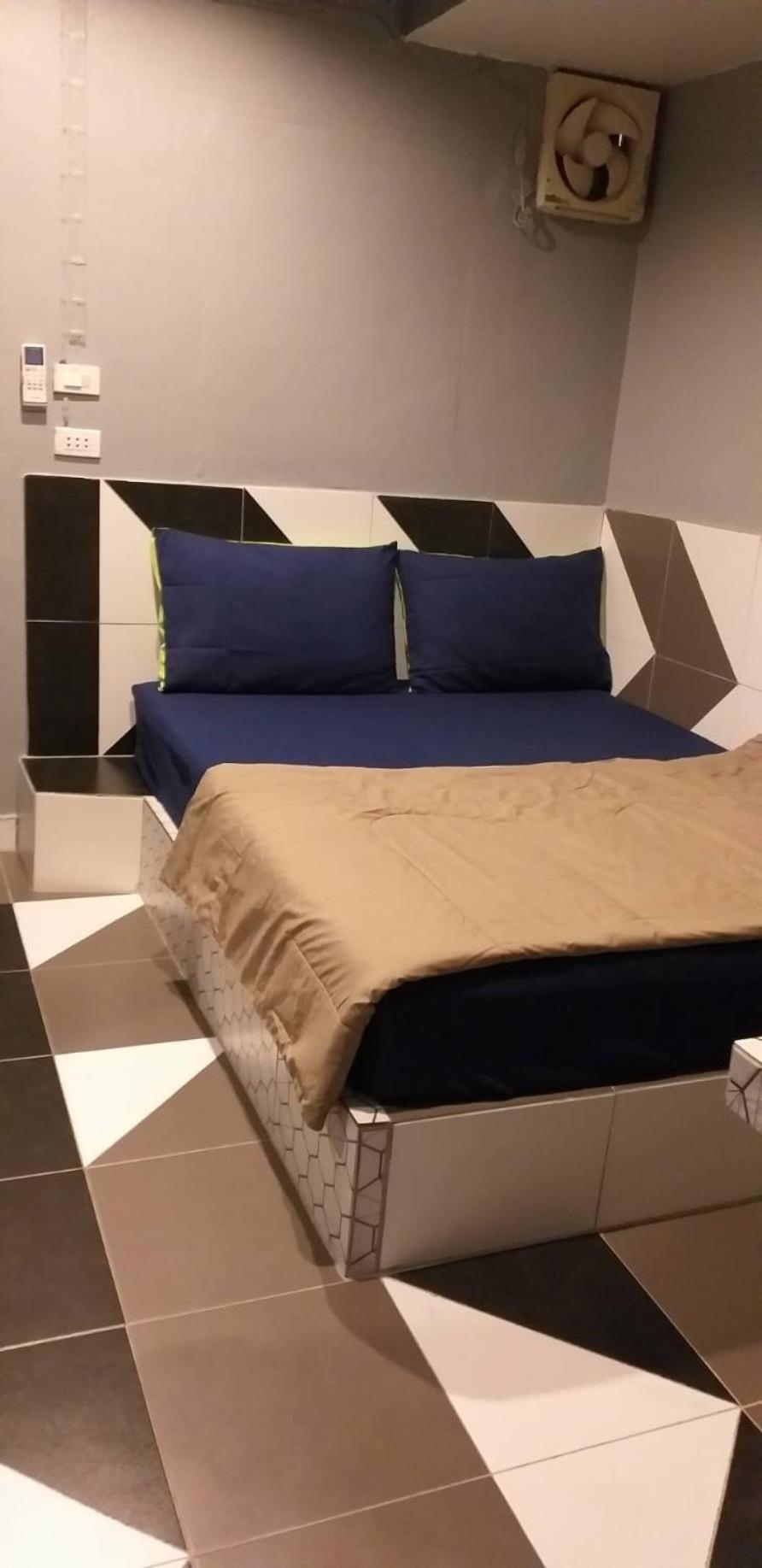 Benjamas hostels
