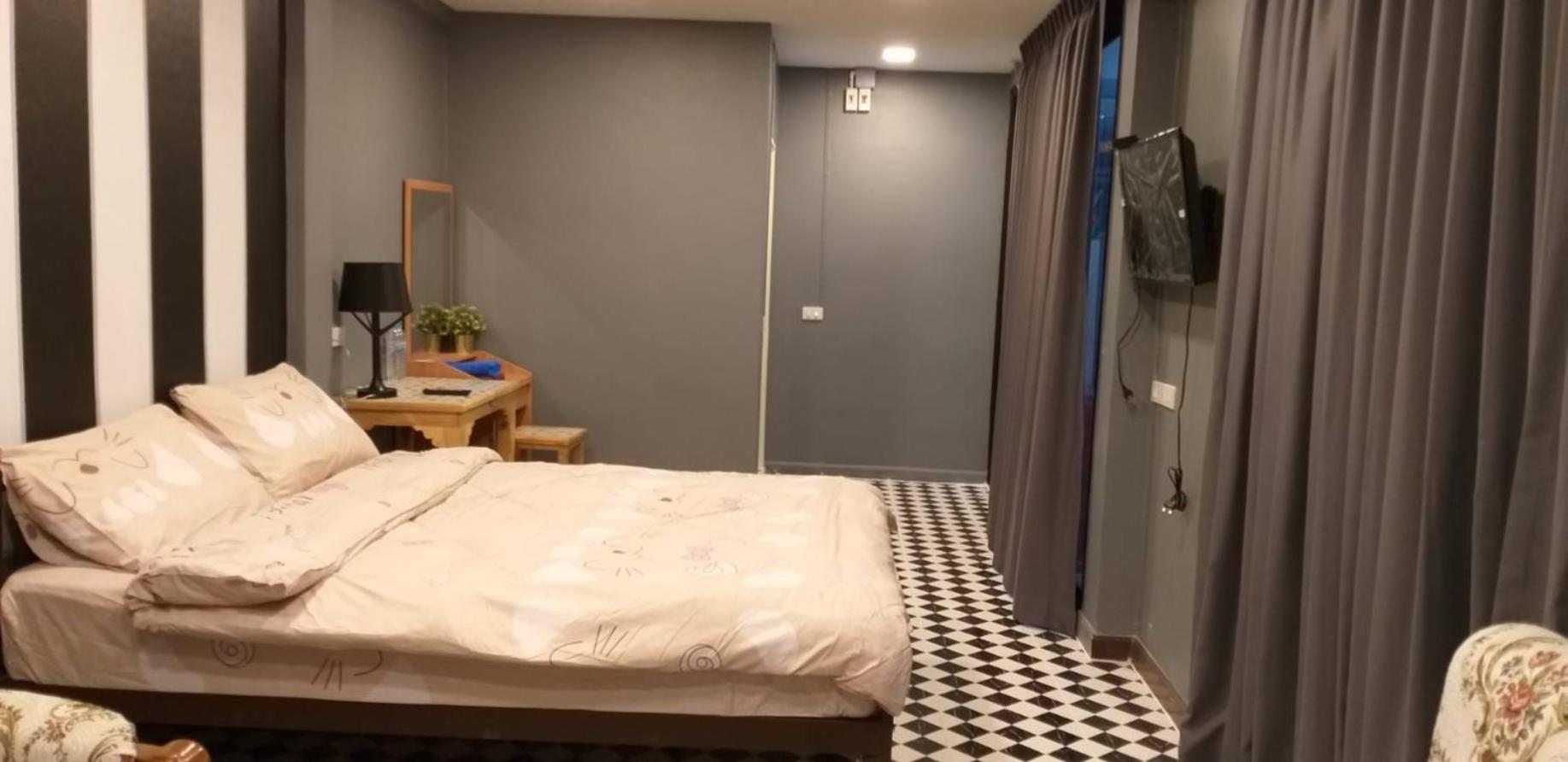 Benjamas hostels