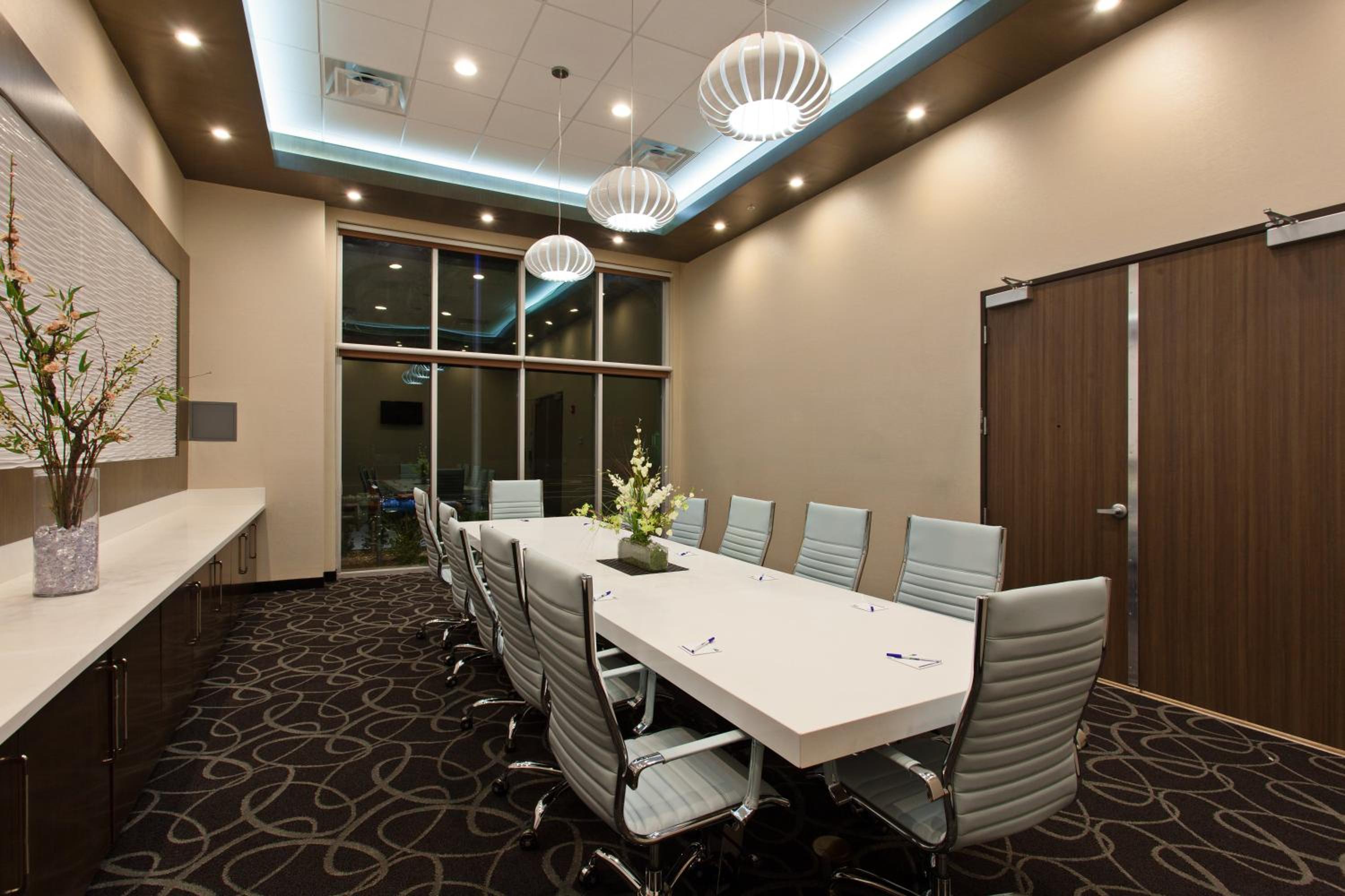 North Hollywood Vacations - Holiday Inn Express North Hollywood - Burbank Area, an IHG Hotel - Property Image 28
