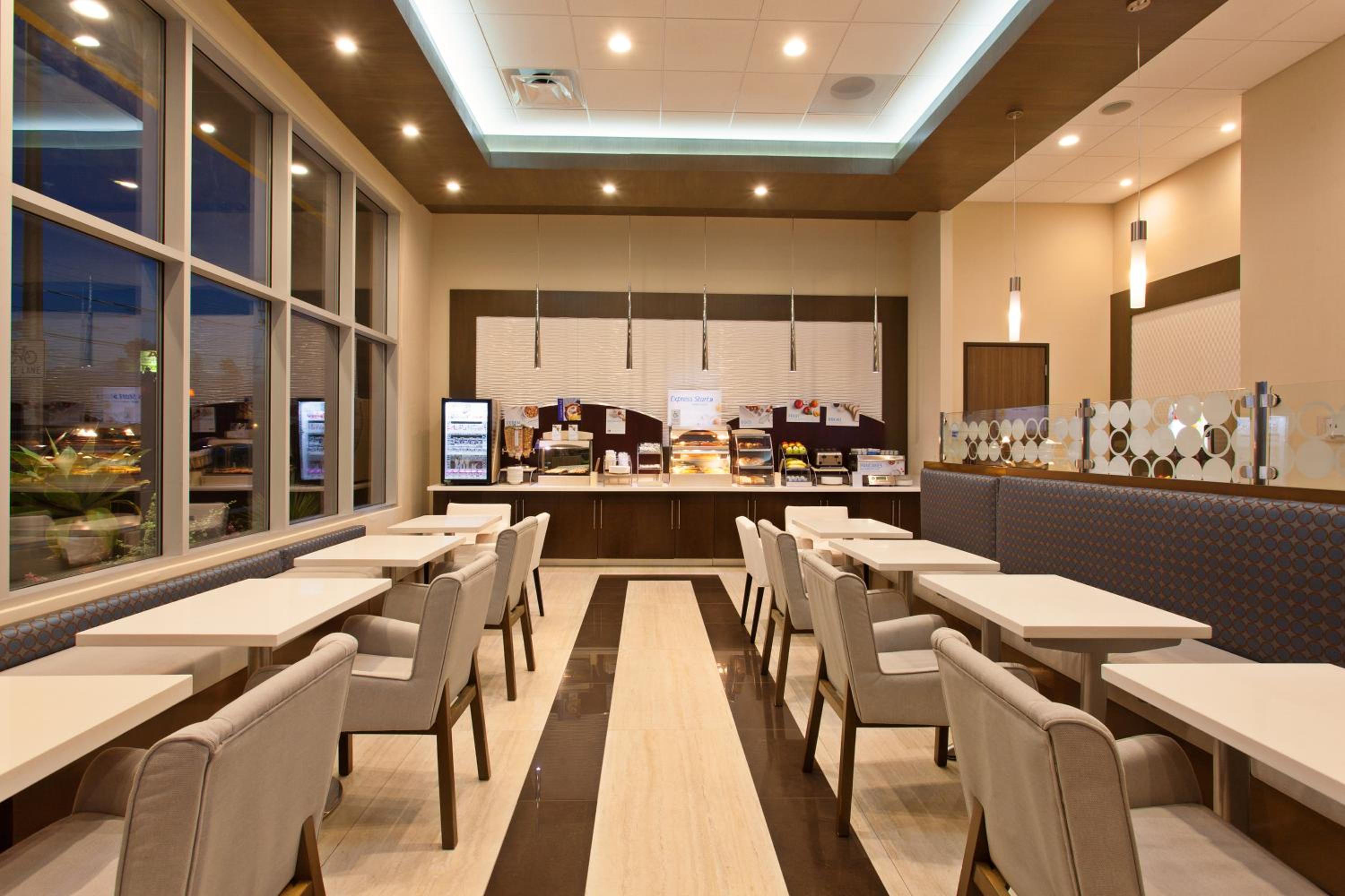 North Hollywood Vacations - Holiday Inn Express North Hollywood - Burbank Area, an IHG Hotel - Property Image 25