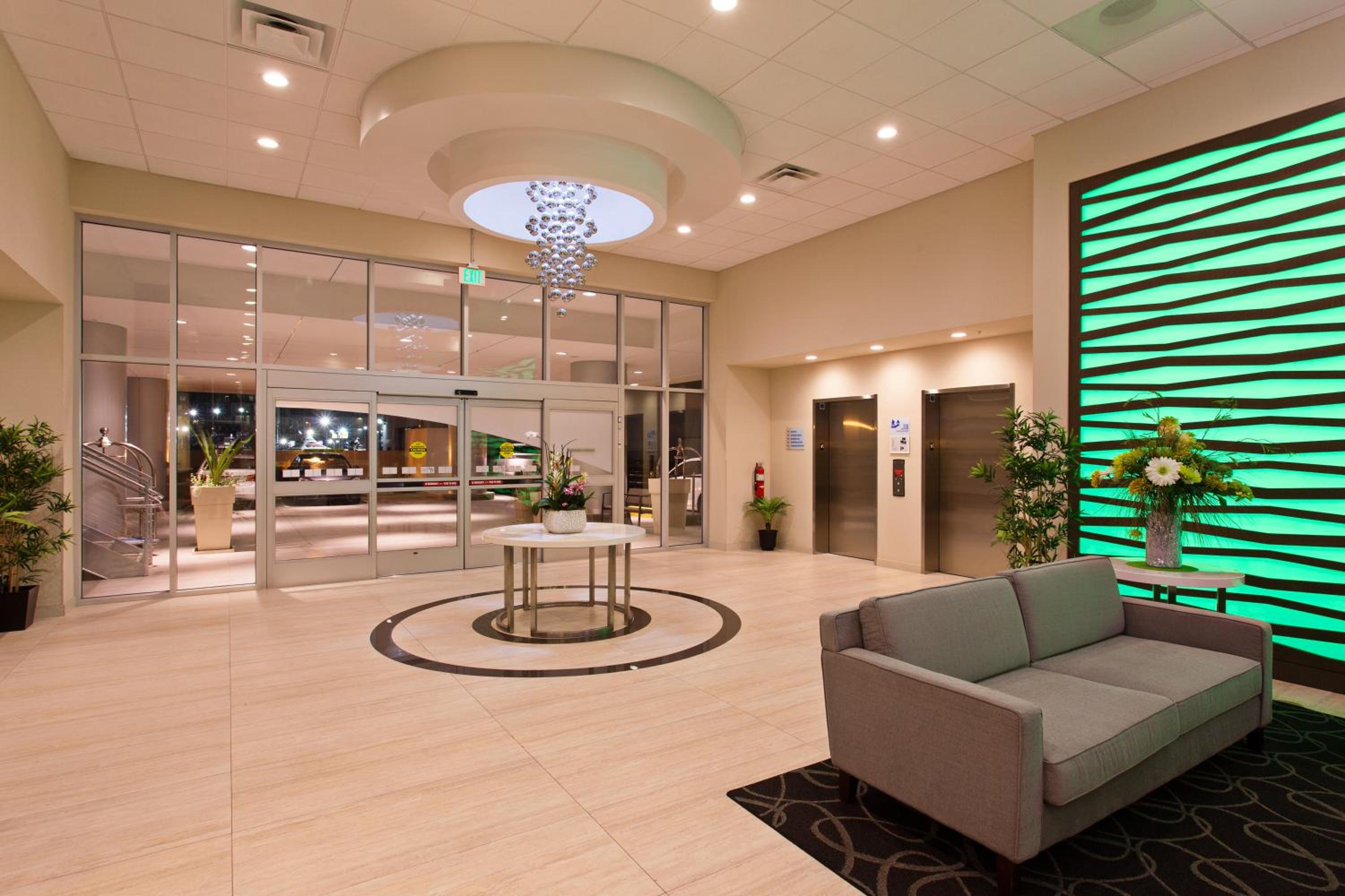 North Hollywood Vacations - Holiday Inn Express North Hollywood - Burbank Area, an IHG Hotel - Property Image 8