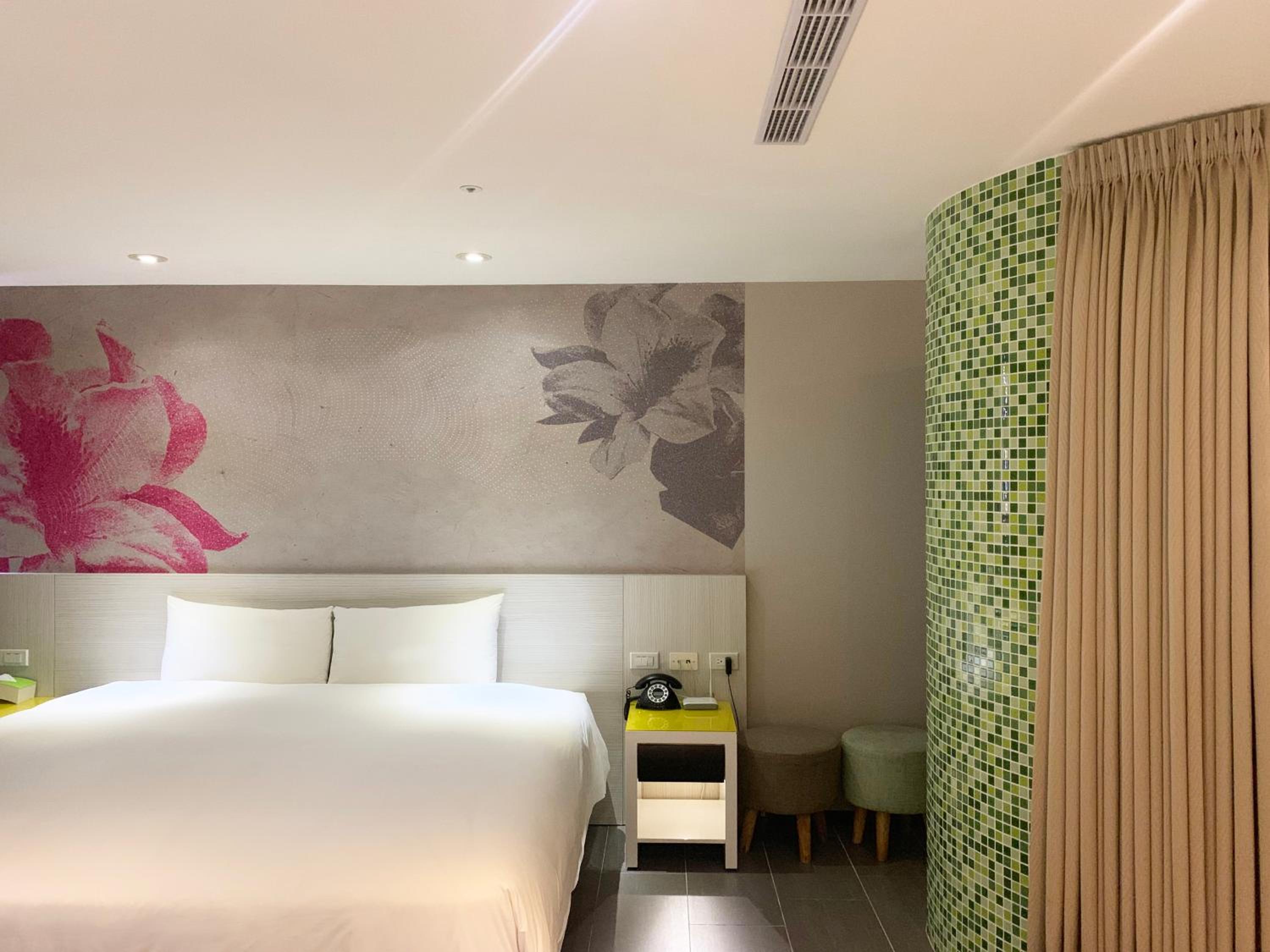 Wholesome Hotel