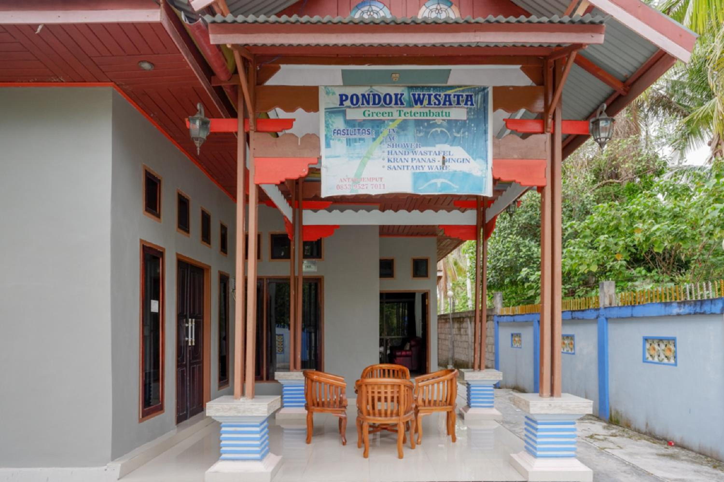 RedDoorz @ Wangi-Wangi Island Wakatobi view 4