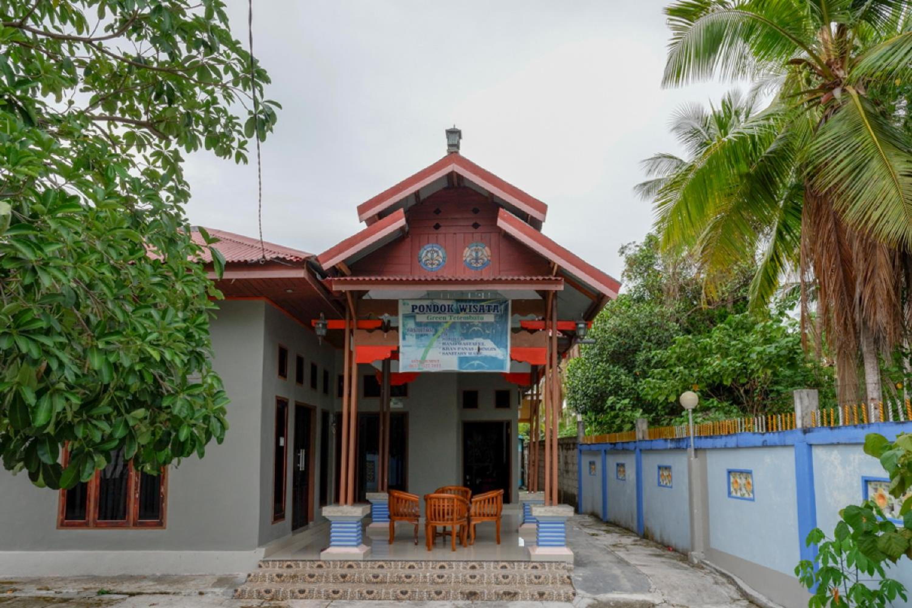 RedDoorz @ Wangi-Wangi Island Wakatobi view 2