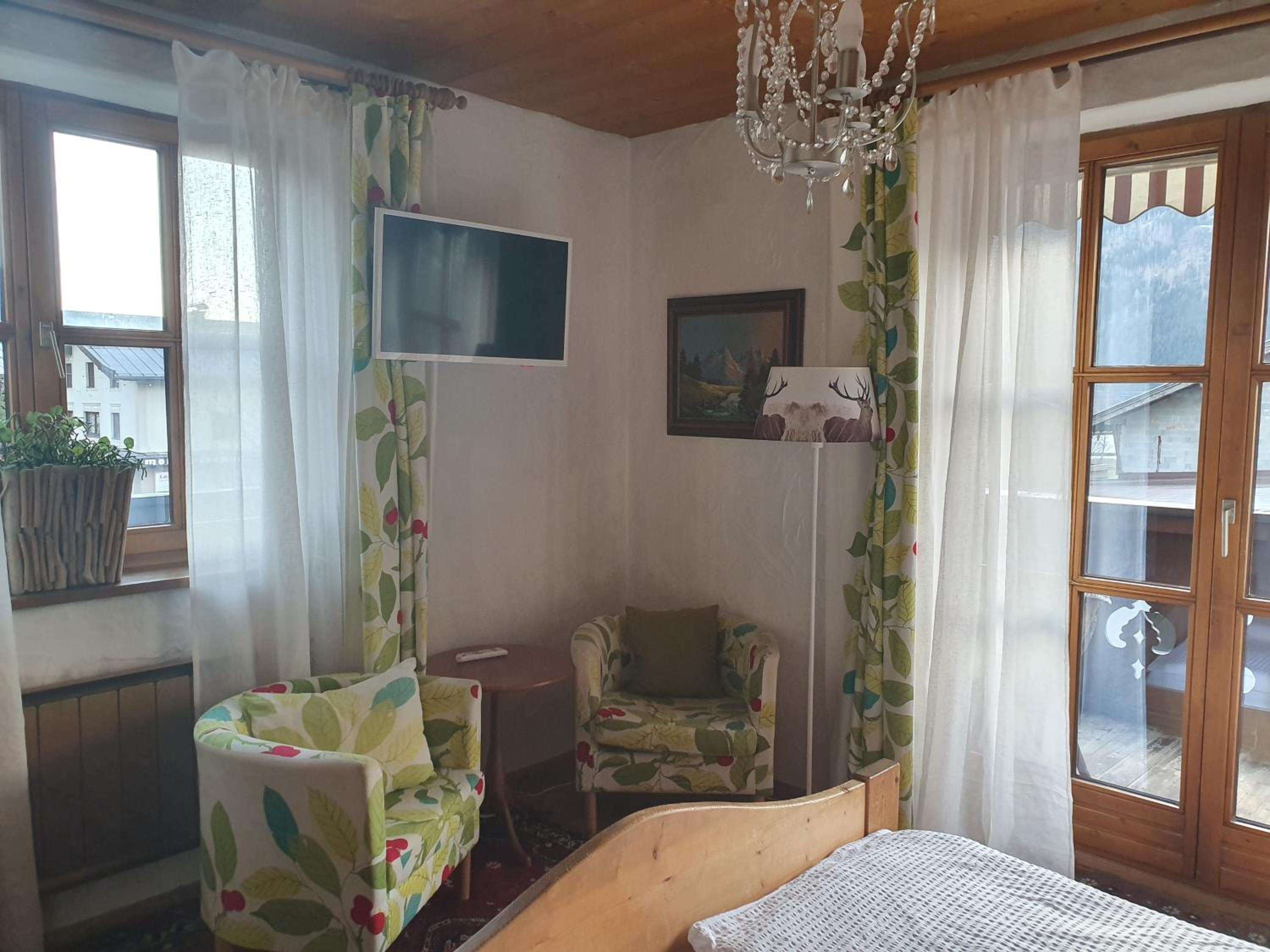 Appartement Pension Bäckenhäusl FERIENWOHNUNGEN Chalets Hütten Komfortzimmer