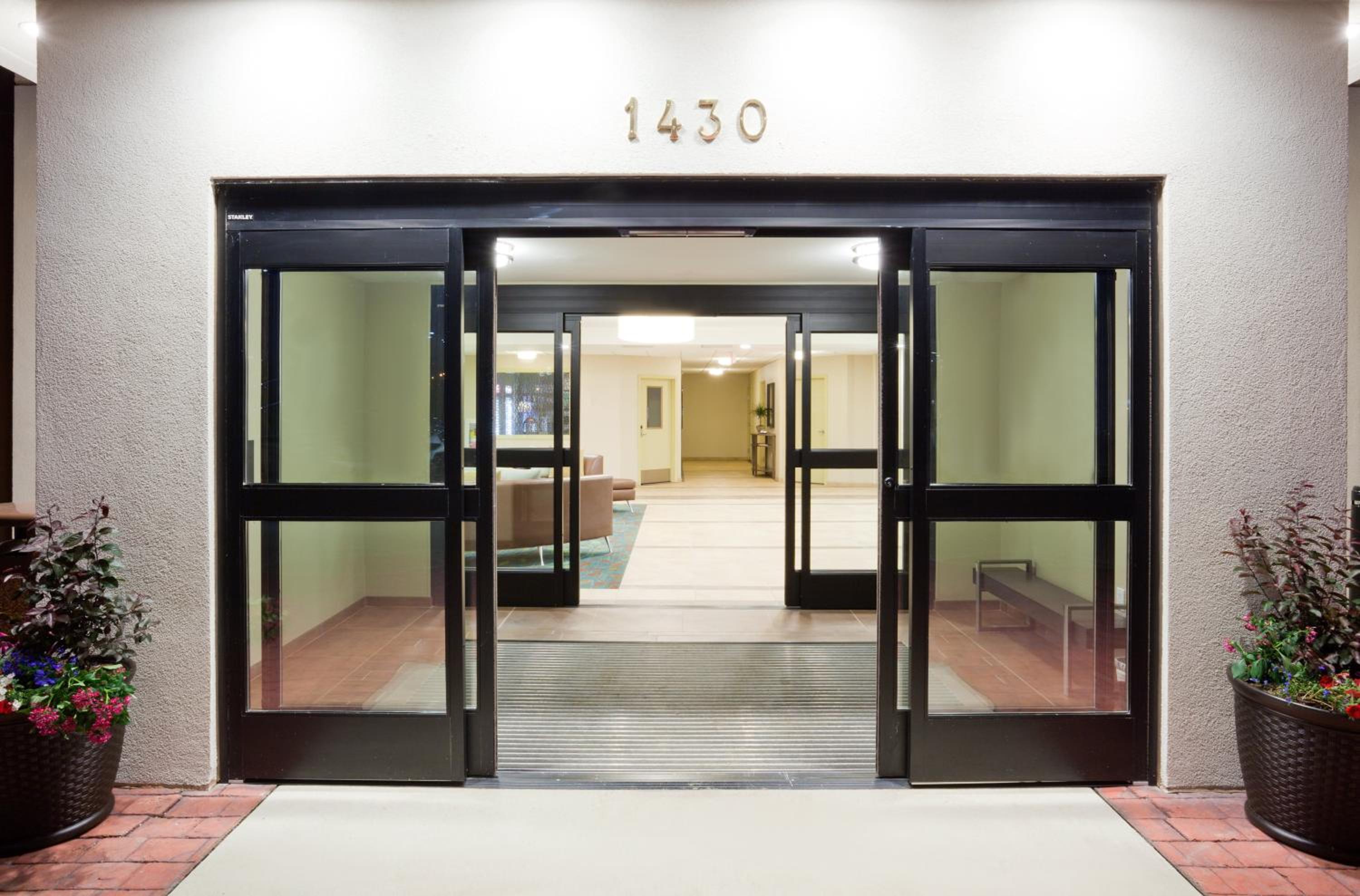 Dickinson Vacations - Candlewood Suites Dickinson, an IHG Hotel - Property Image 35