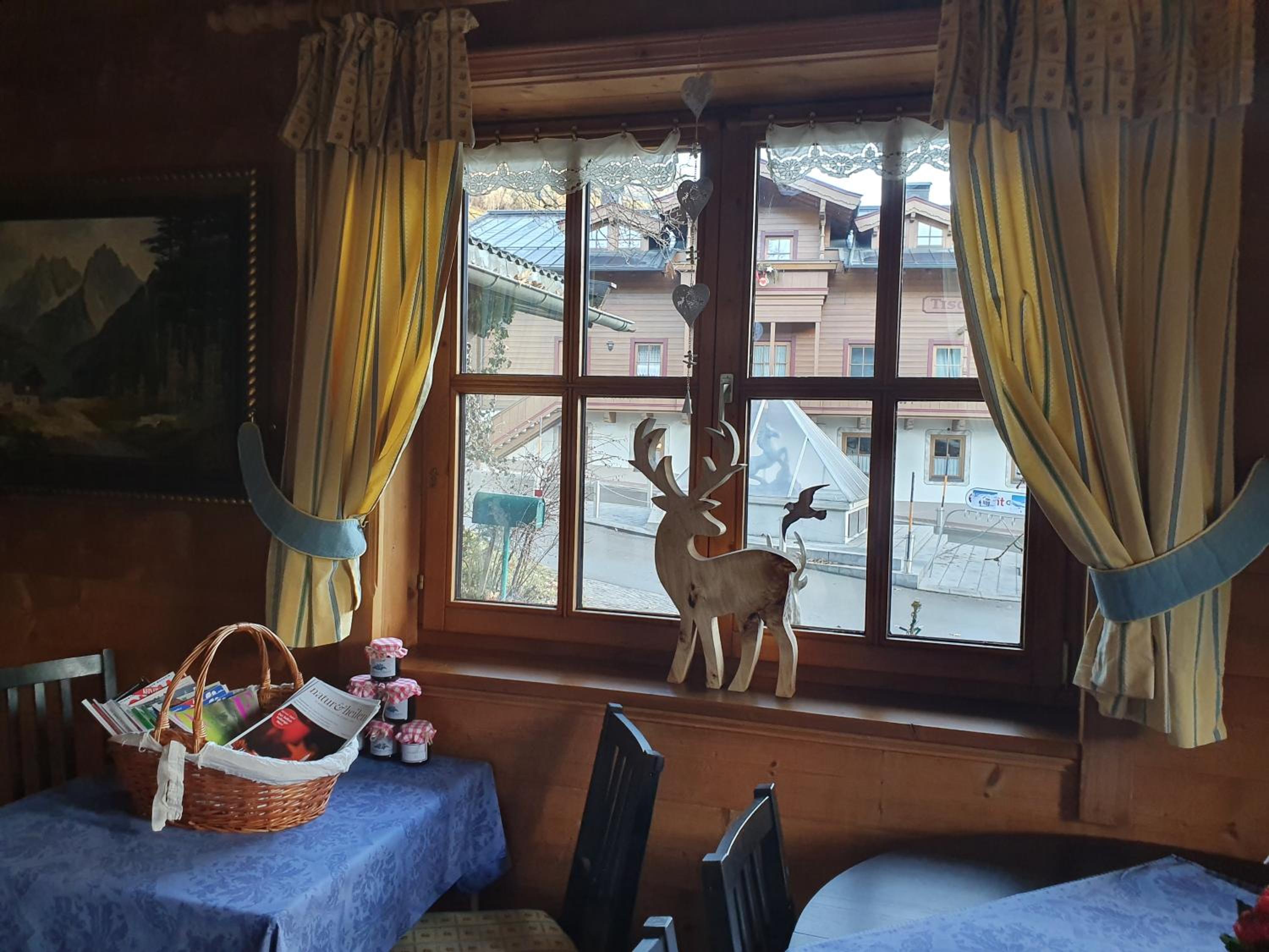 Appartement Pension Bäckenhäusl FERIENWOHNUNGEN Chalets Hütten Komfortzimmer