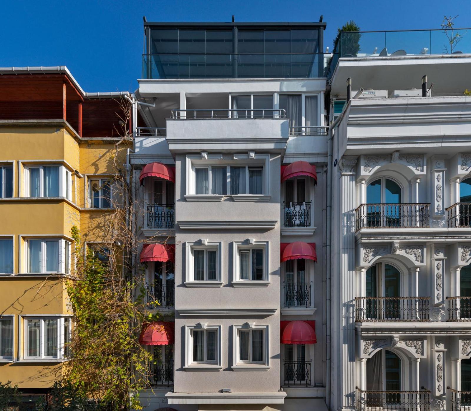 Aristocrat Hotel - Image 37