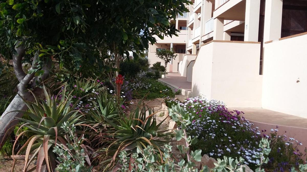 Apartamento en Es Pujols photo 1