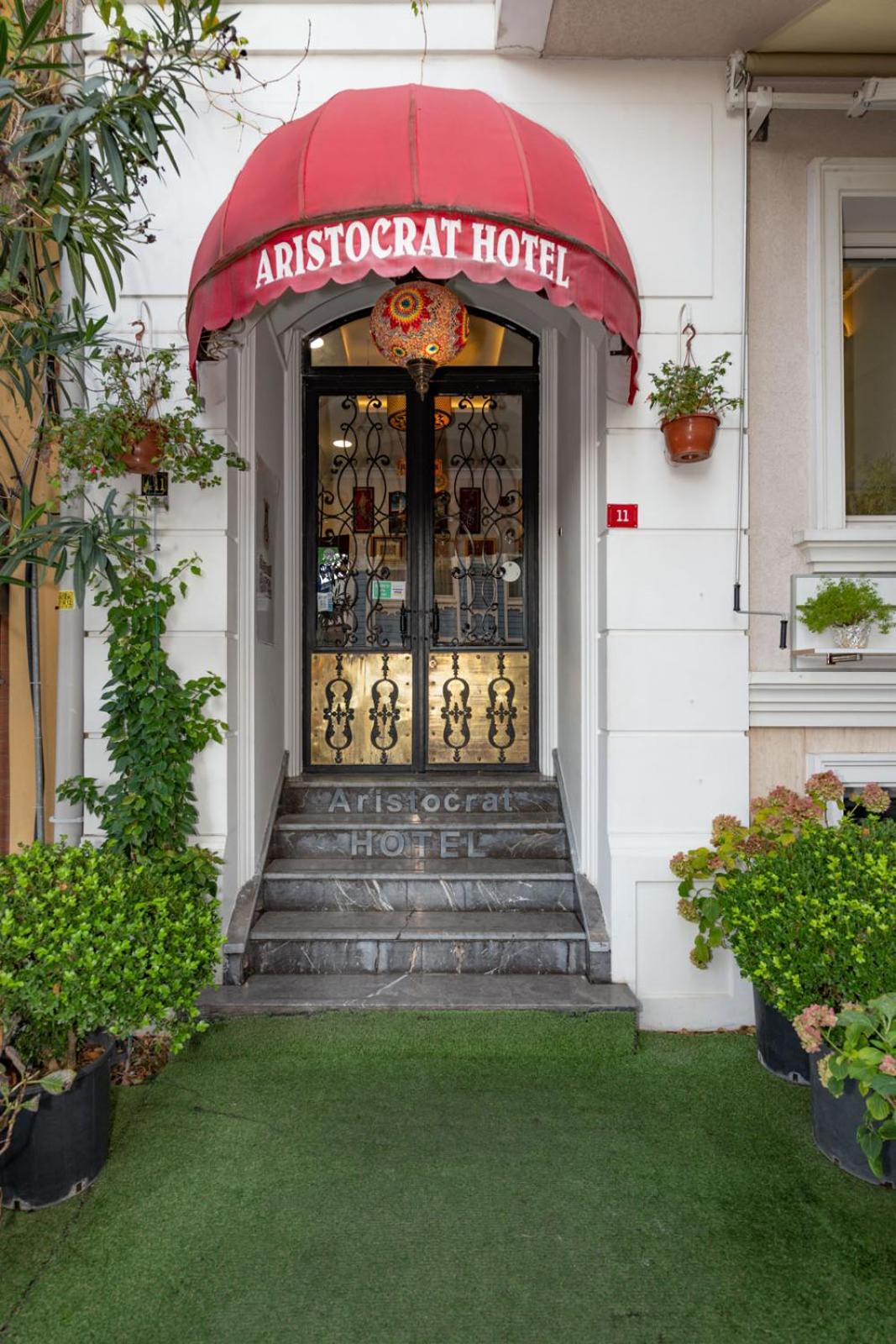 Aristocrat Hotel - Image 29