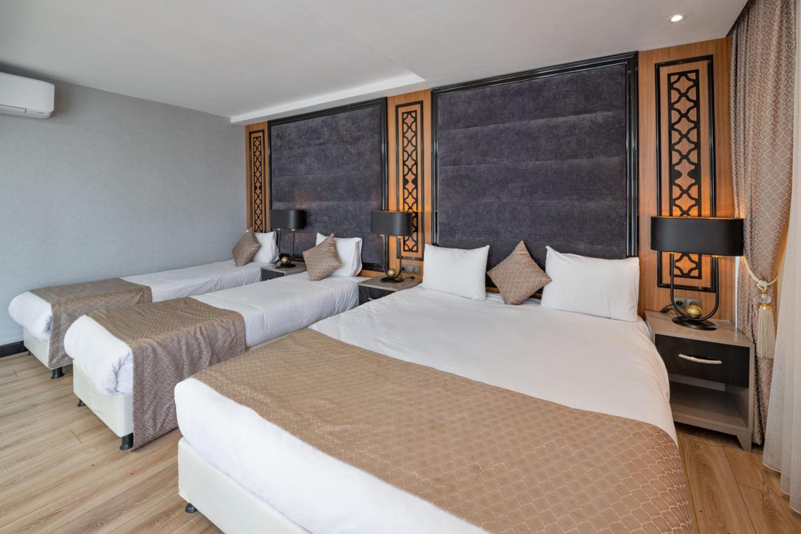 Aristocrat Hotel - Image 51