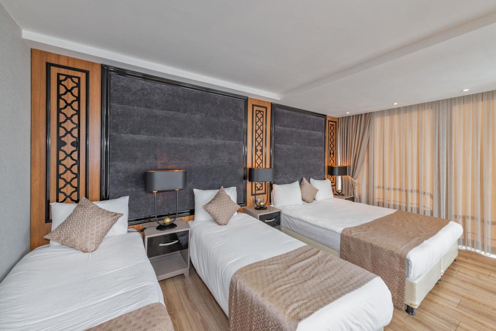 Aristocrat Hotel - Image 48