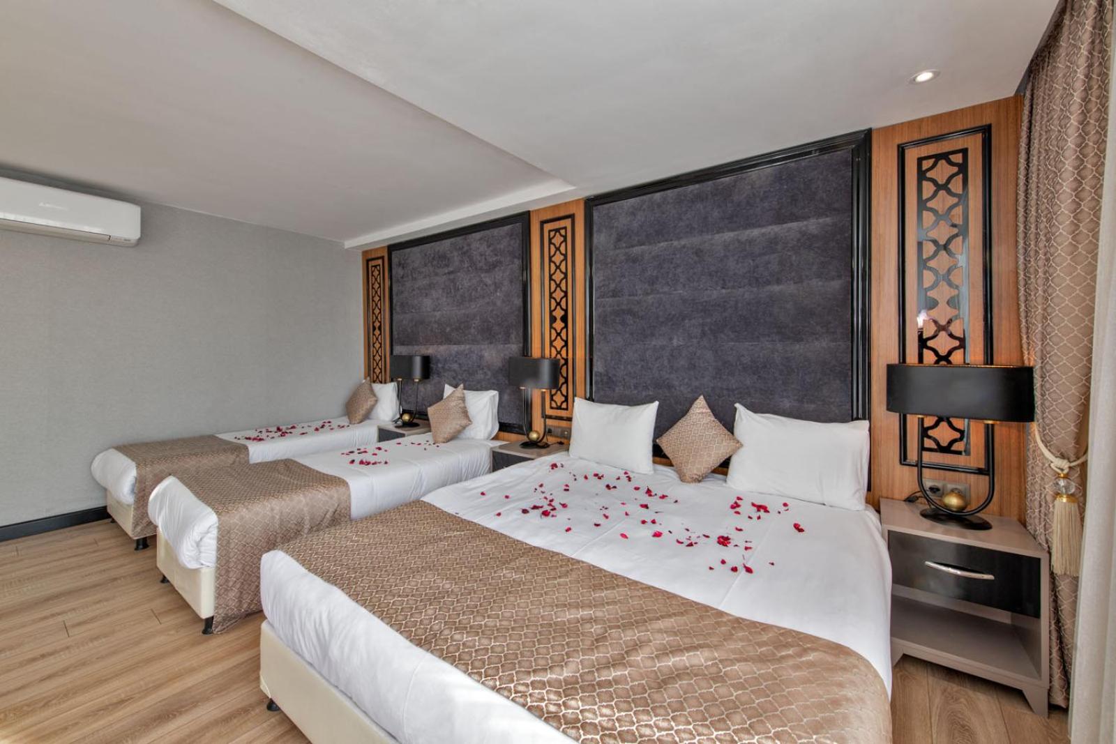 Aristocrat Hotel - Image 46