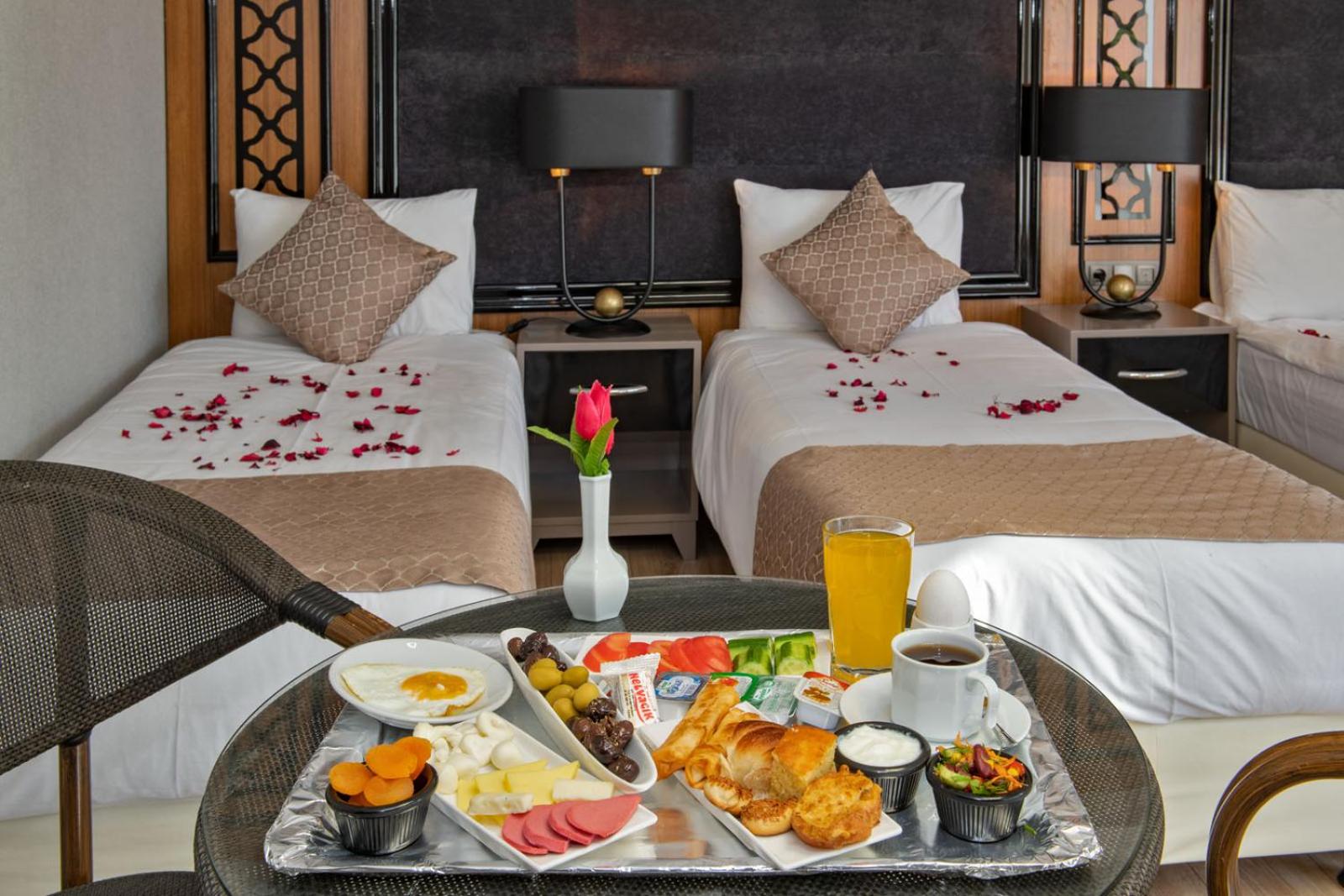 Aristocrat Hotel - Image 44