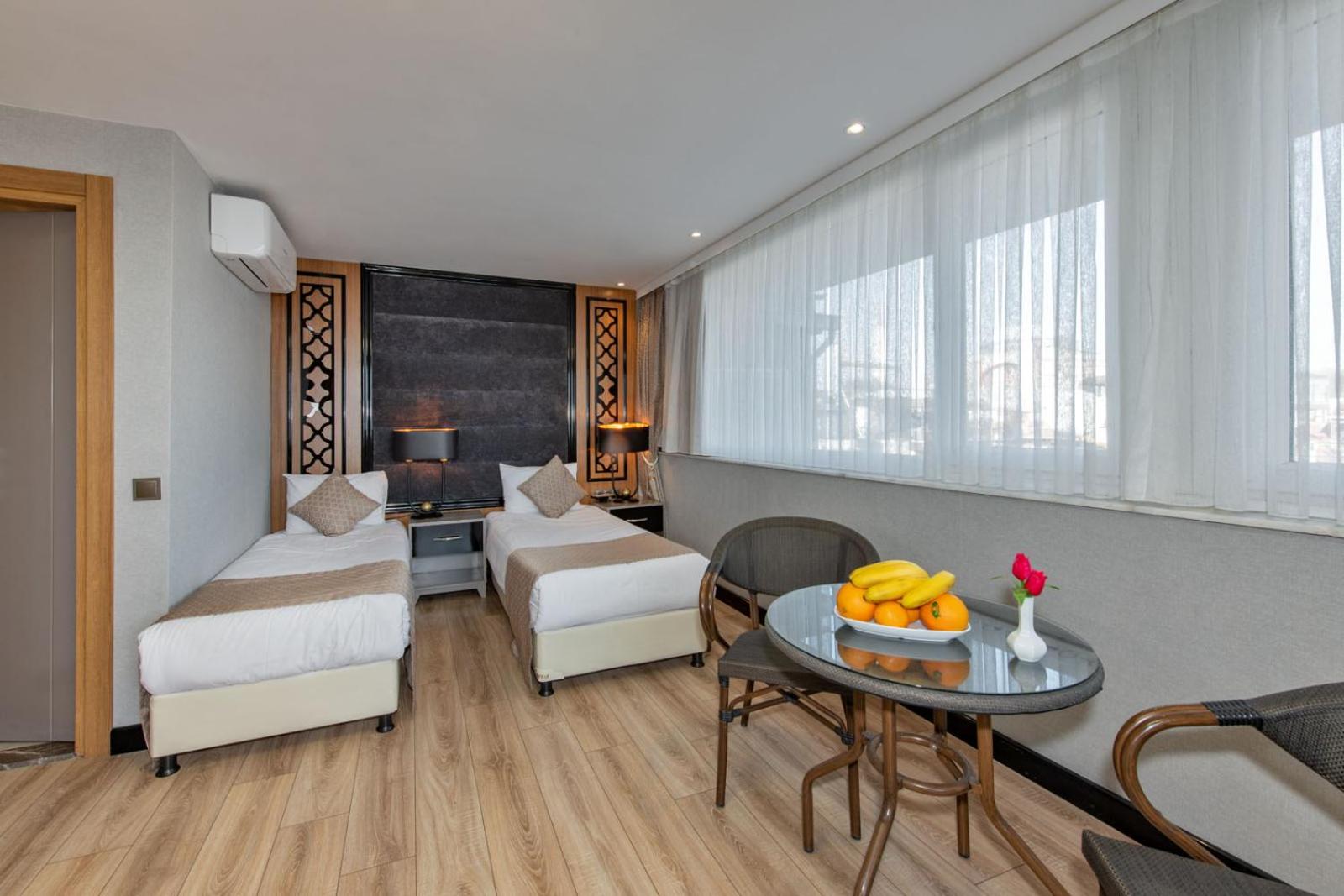 Aristocrat Hotel - Image 55