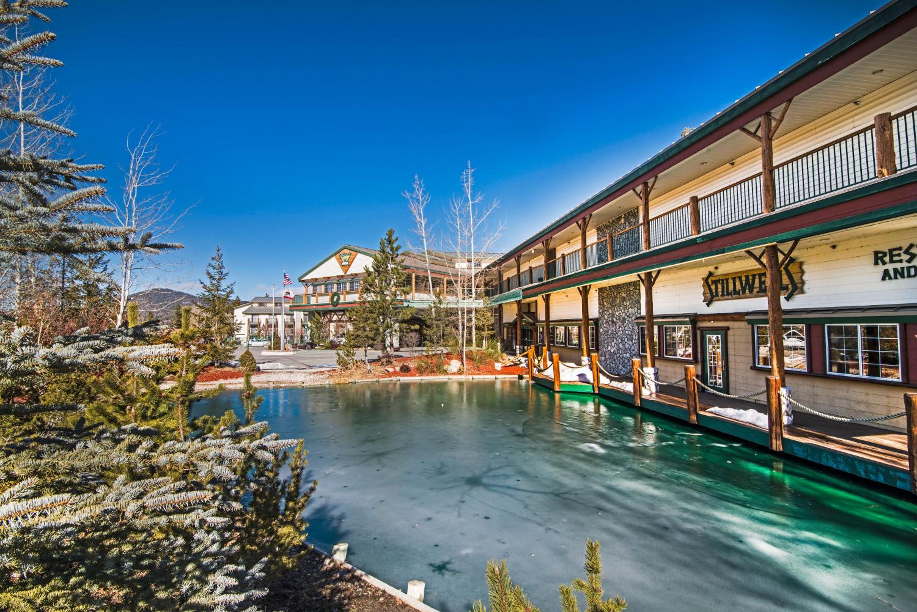Hotel Holiday Inn Resort The Lodge at Big Bear Lake, an IHG Hotel - Image 1