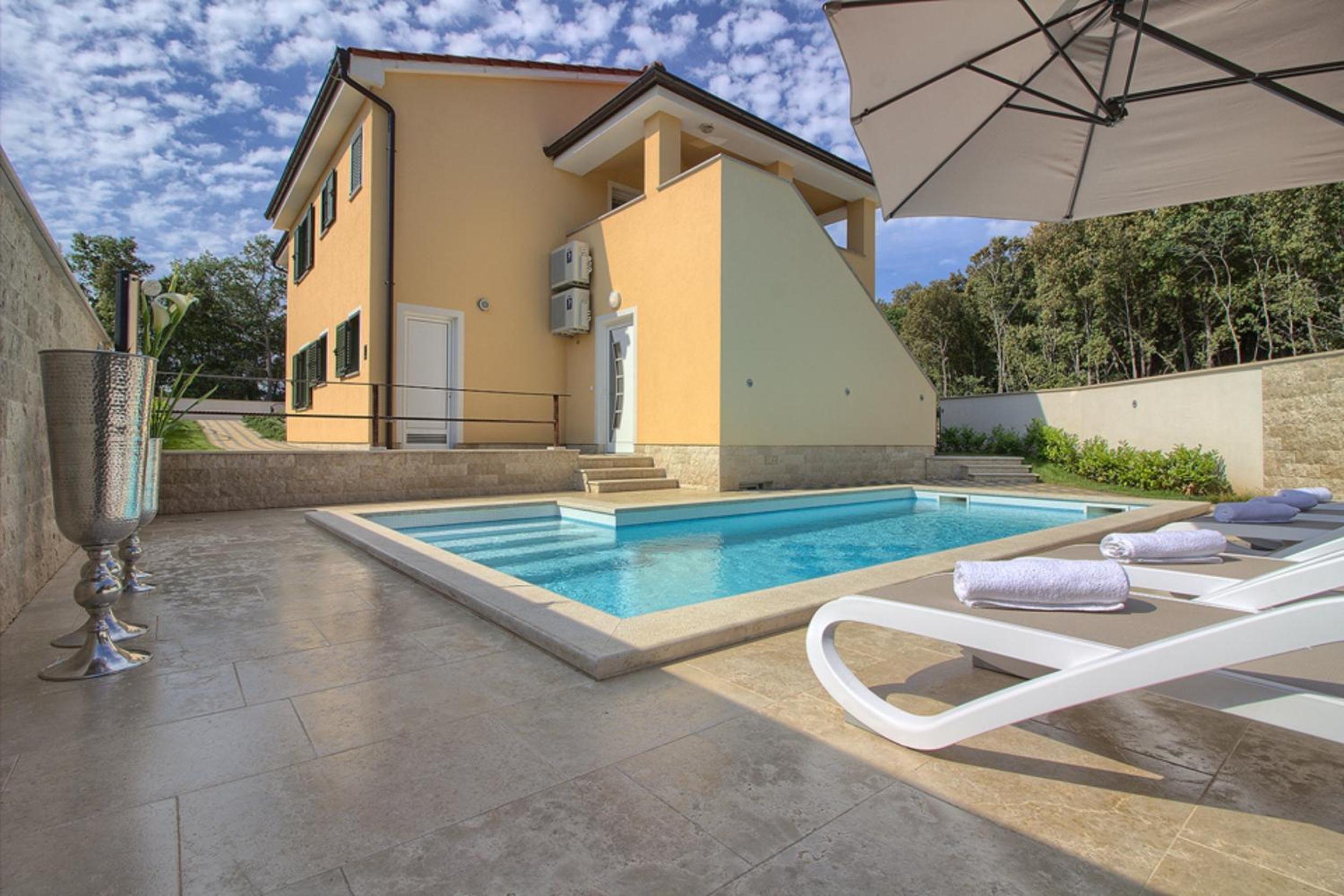 Complex of 2 villas Banjole-Mar with 2 private pools for up to 20 persons 200m from the beach - WiiBuk
