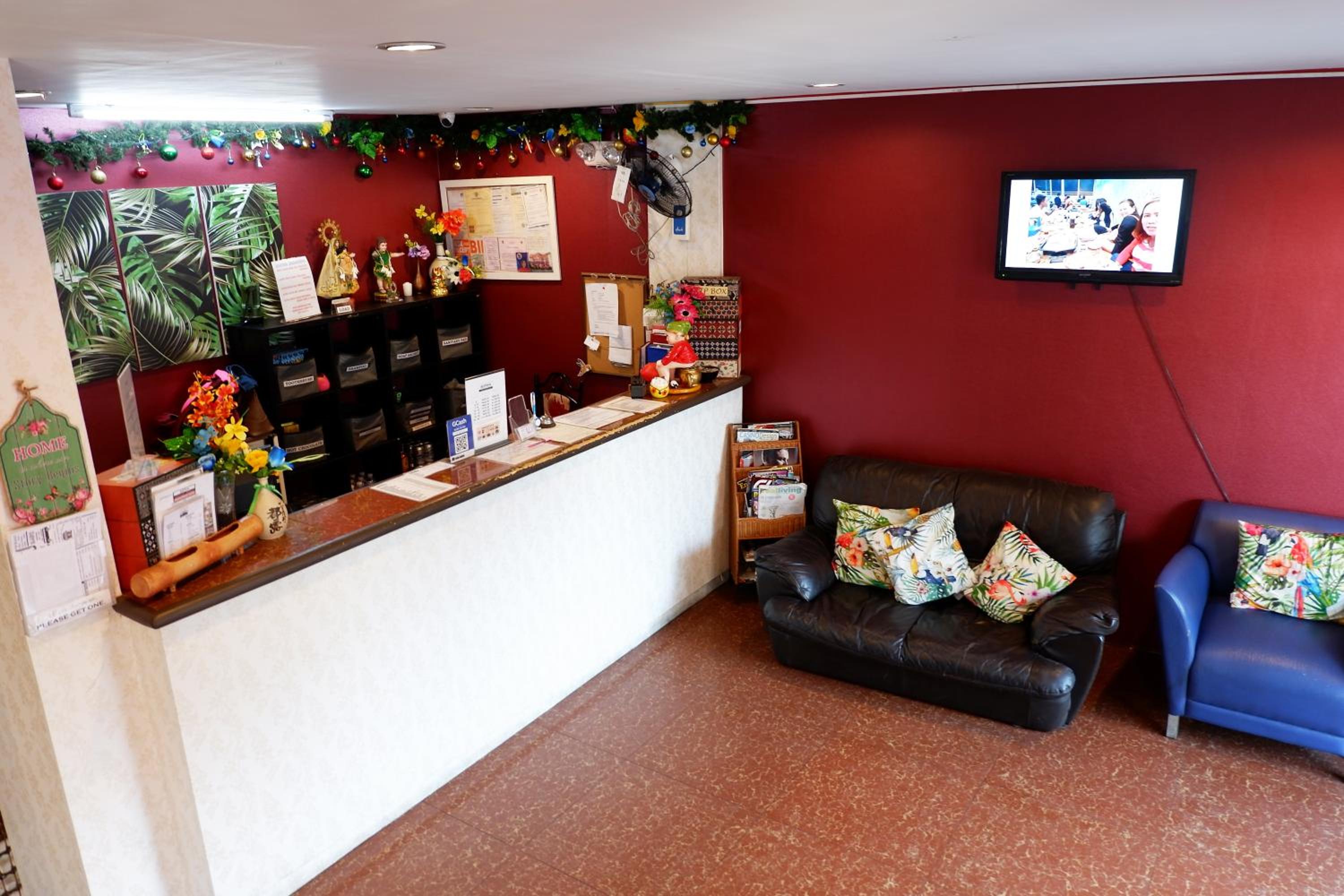 Alpina Monte Carlo Travellers Inn view 2