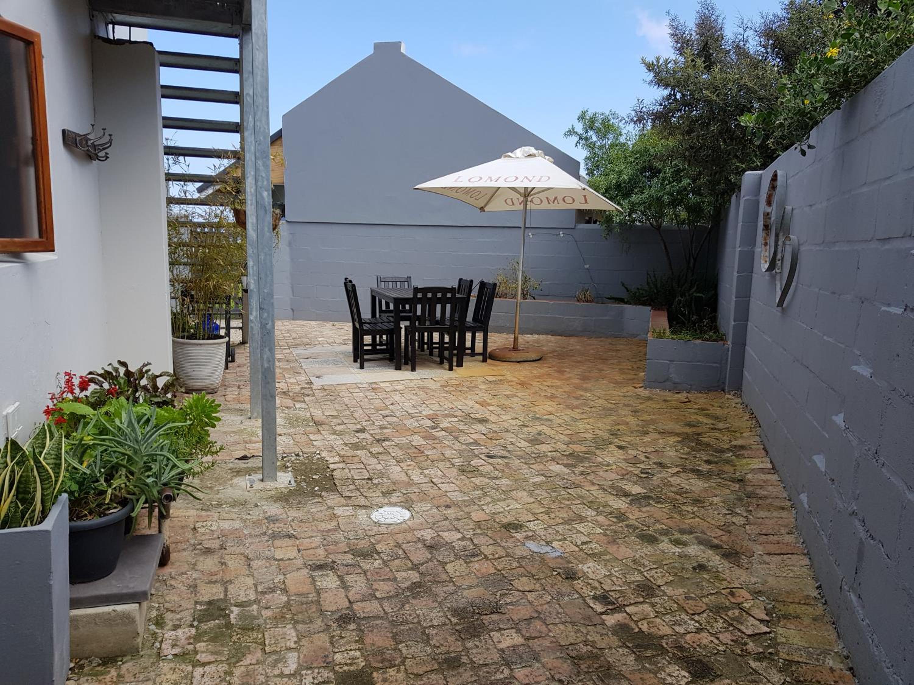 Hemel en Aarde Village Accommodation - Image 5