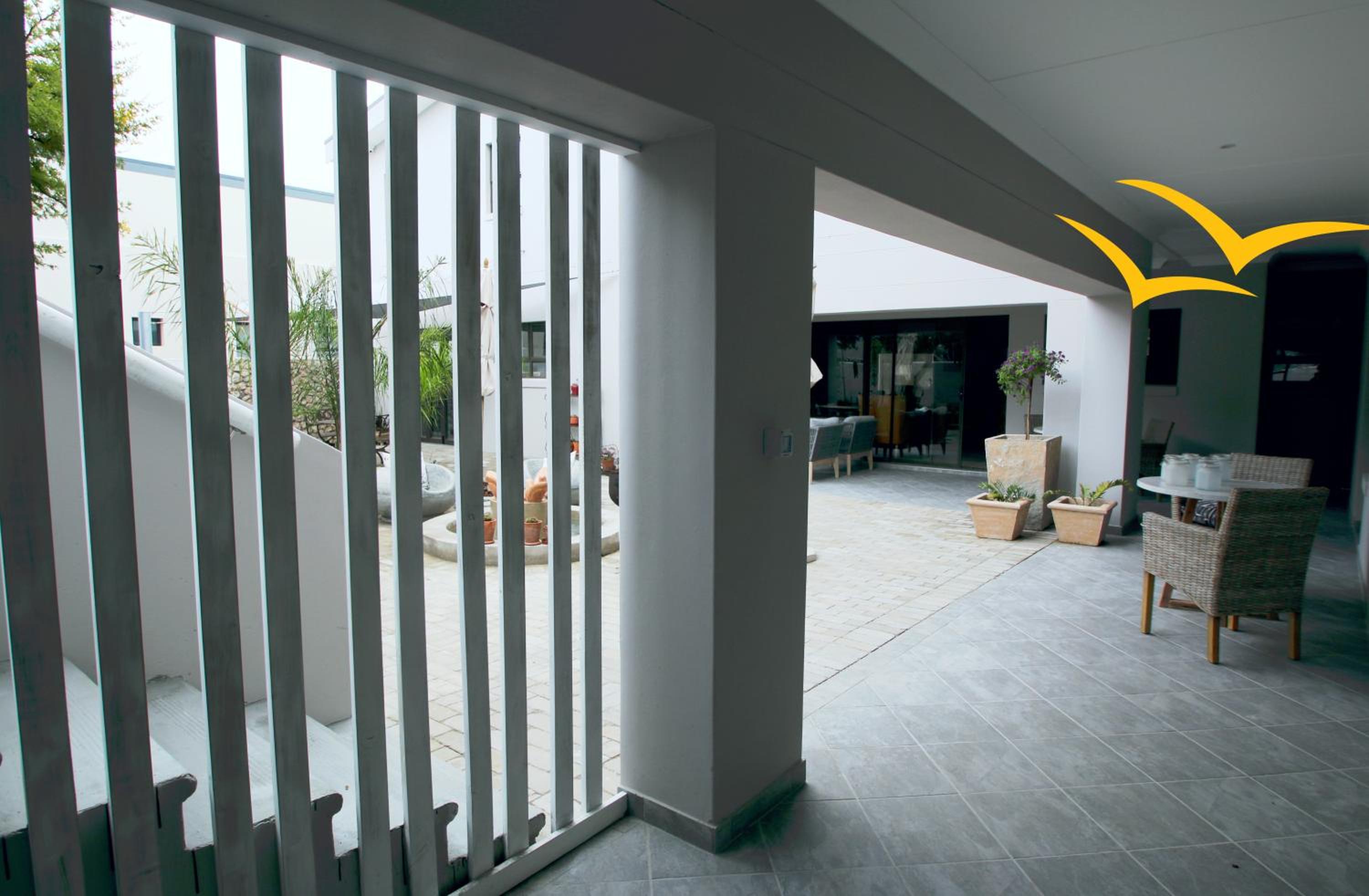 Albatross Guesthouse