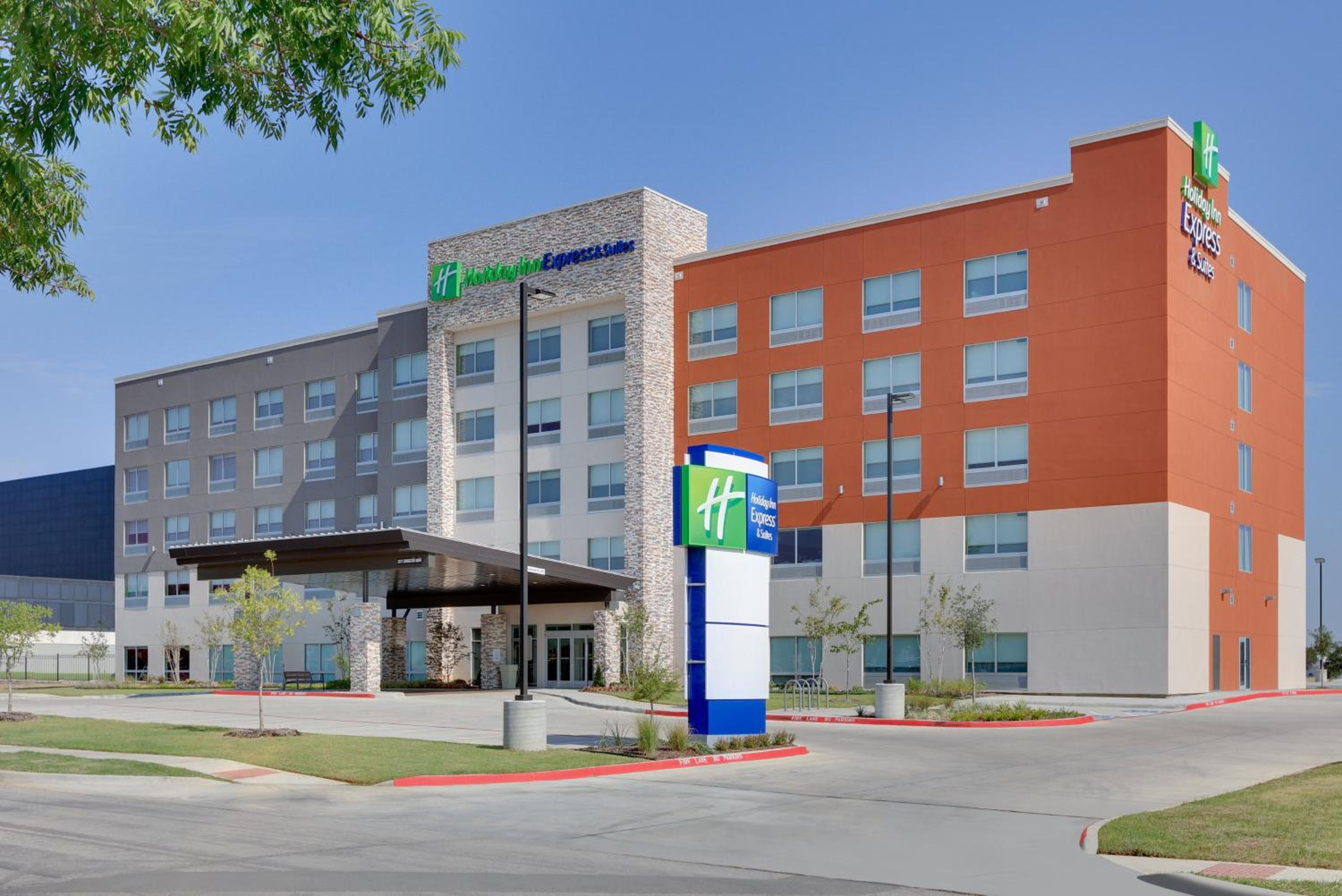Hotel Holiday Inn Express & Suites Dallas Nw Hwy - Love Field By Ihg