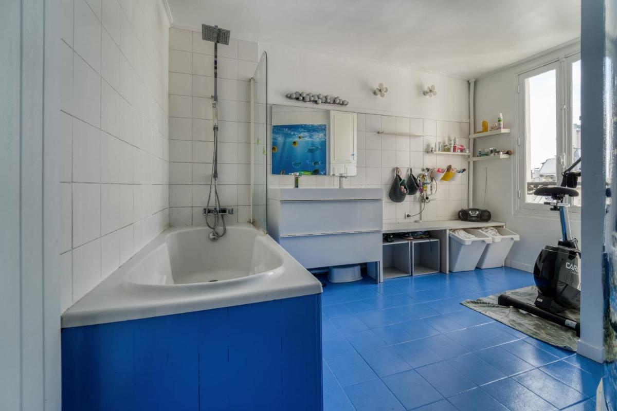 GuestReady - Superb Duplex Apt with Terrace near Passage Brady