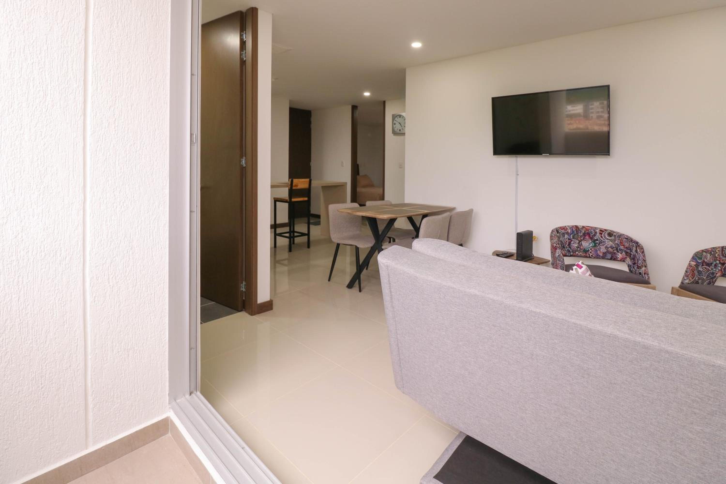 Apartamento Hermoso y Exclusivo en el Norte, Apto 1307 T-2