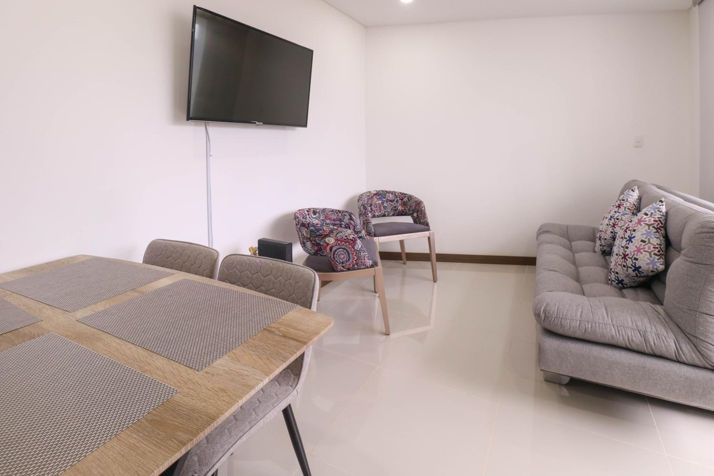Apartamento Hermoso y Exclusivo en el Norte, Apto 1307 T-2