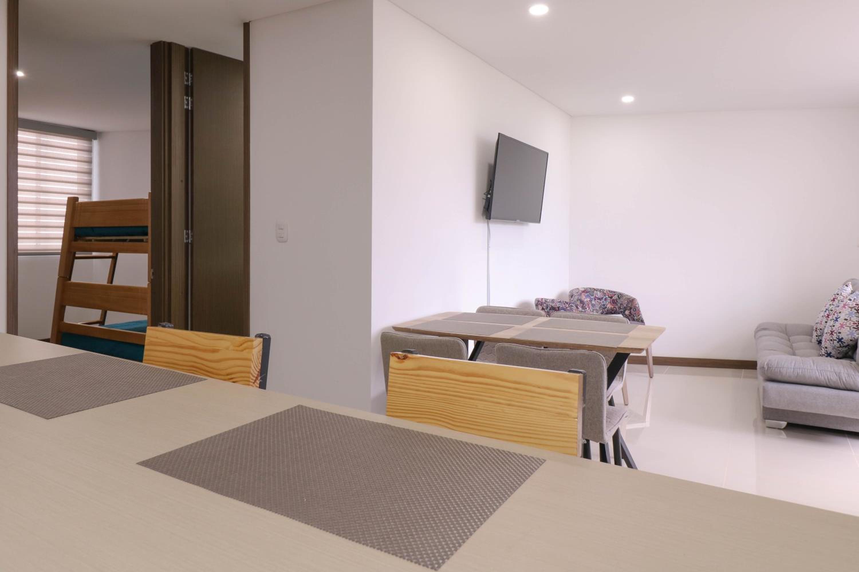 Apartamento Hermoso y Exclusivo en el Norte, Apto 1307 T-2