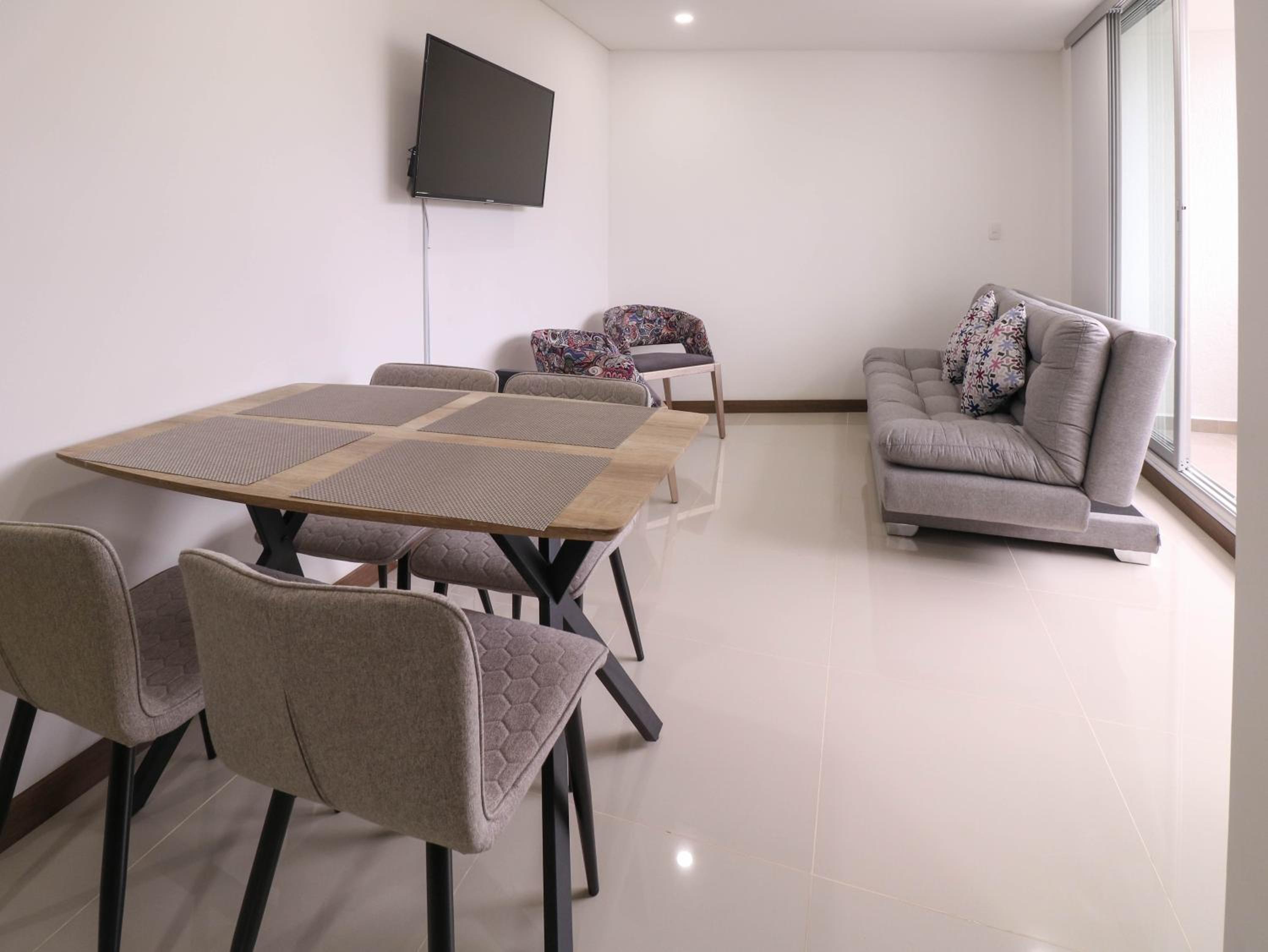 Apartamento Hermoso y Exclusivo en el Norte, Apto 1307 T-2