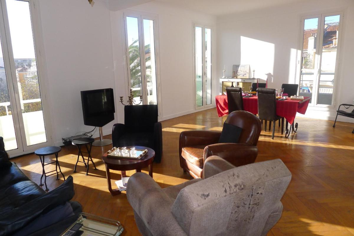 Ambassador Palace AP2095 by Riviera Holiday Homes photo 3