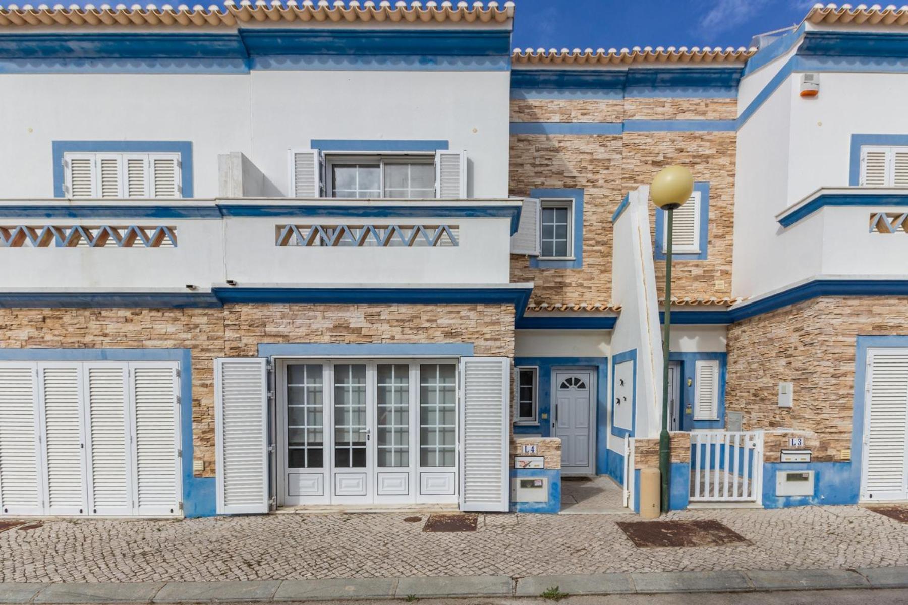 Mira Praia Villa by ALGARVEMANTA