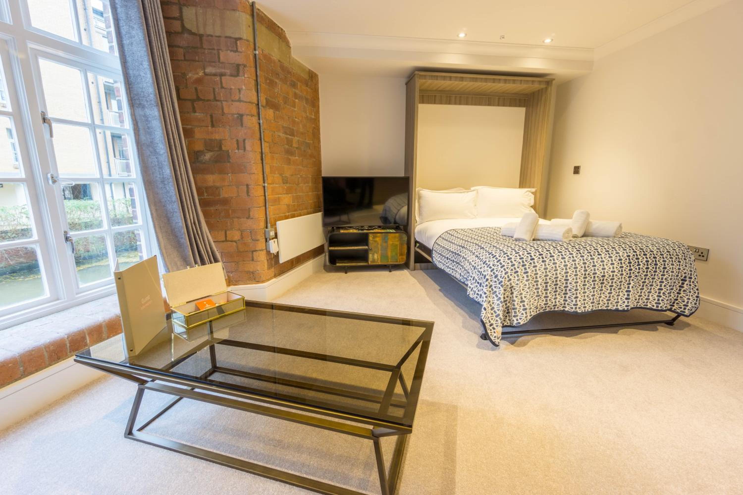 Riverside Studio Apartments Close To City Centre view 3