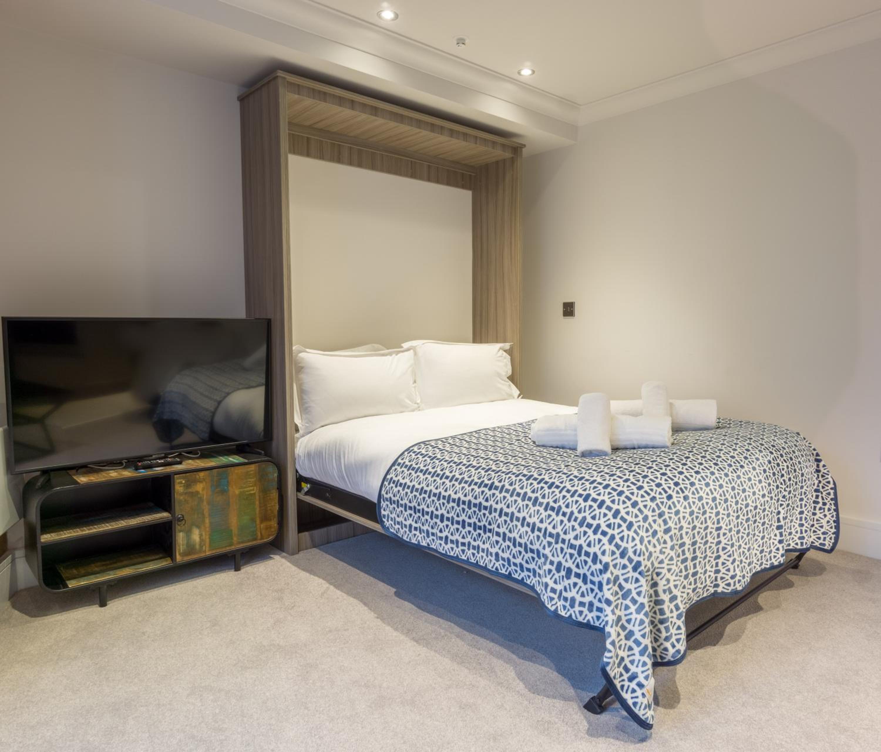 Riverside Studio Apartments Close To City Centre view 5