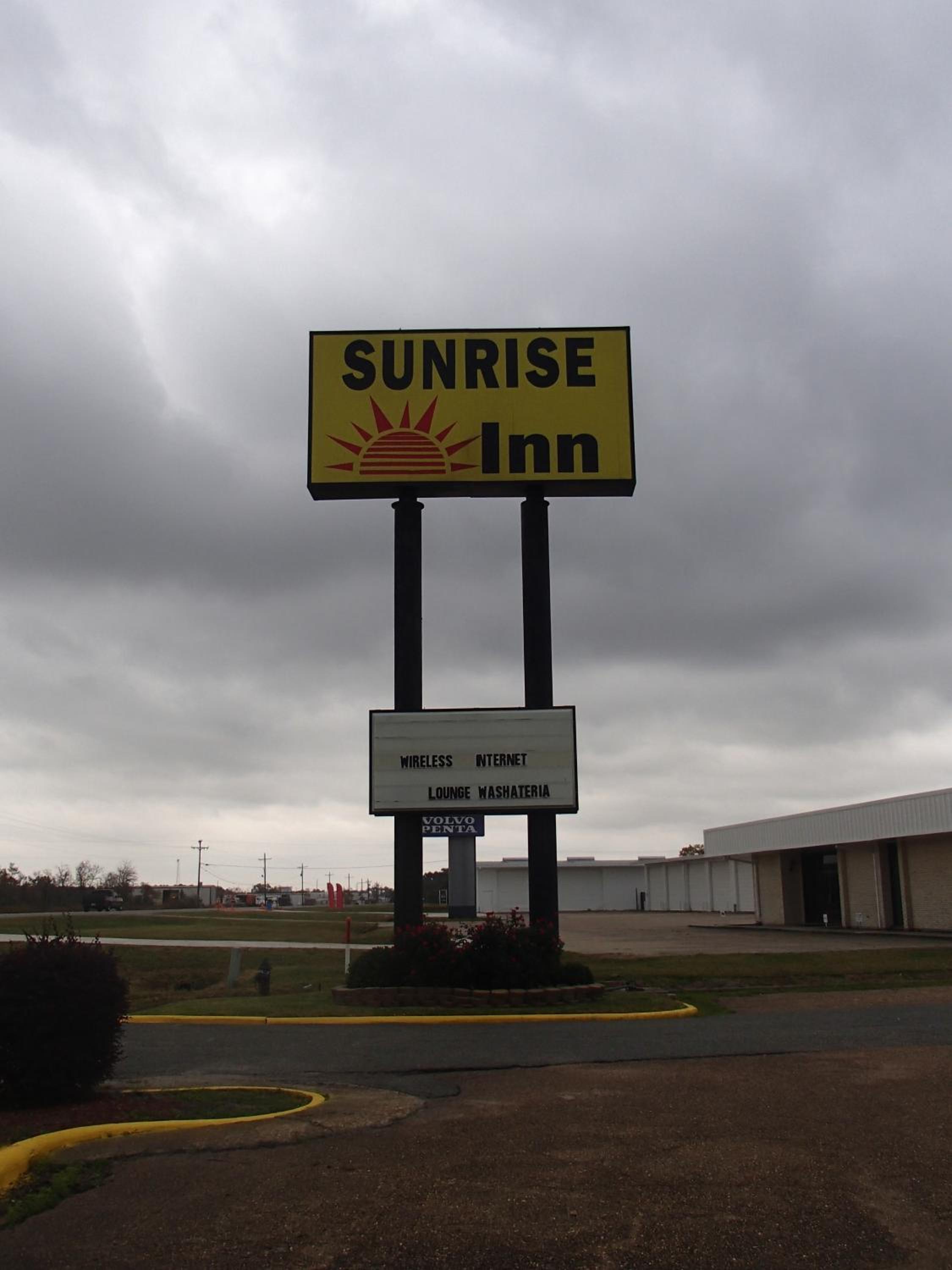 Kinder Vacations - Sunrise Inn Lake Charles - Property Image 1