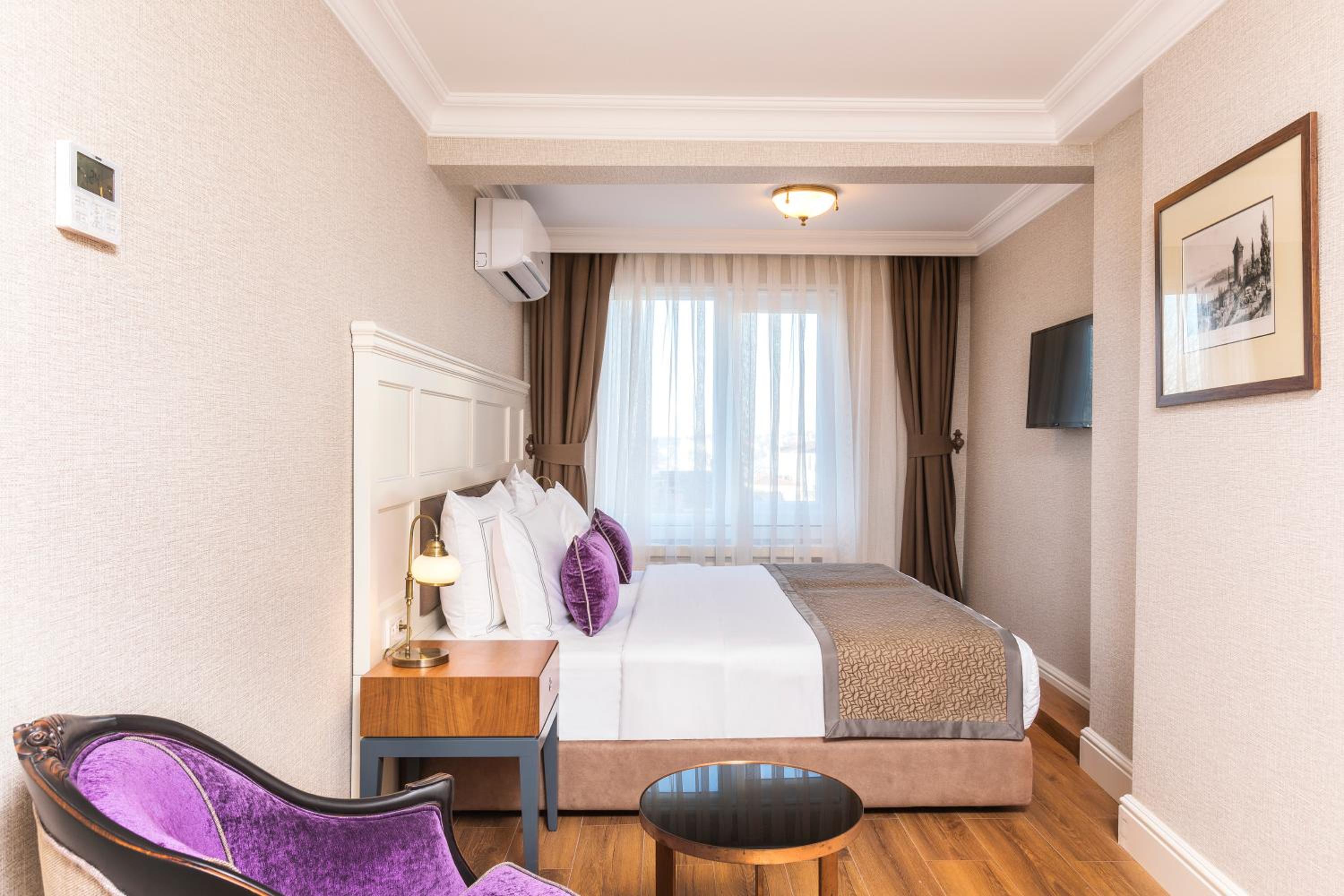 Meroddi La Porta Otel - Image 64