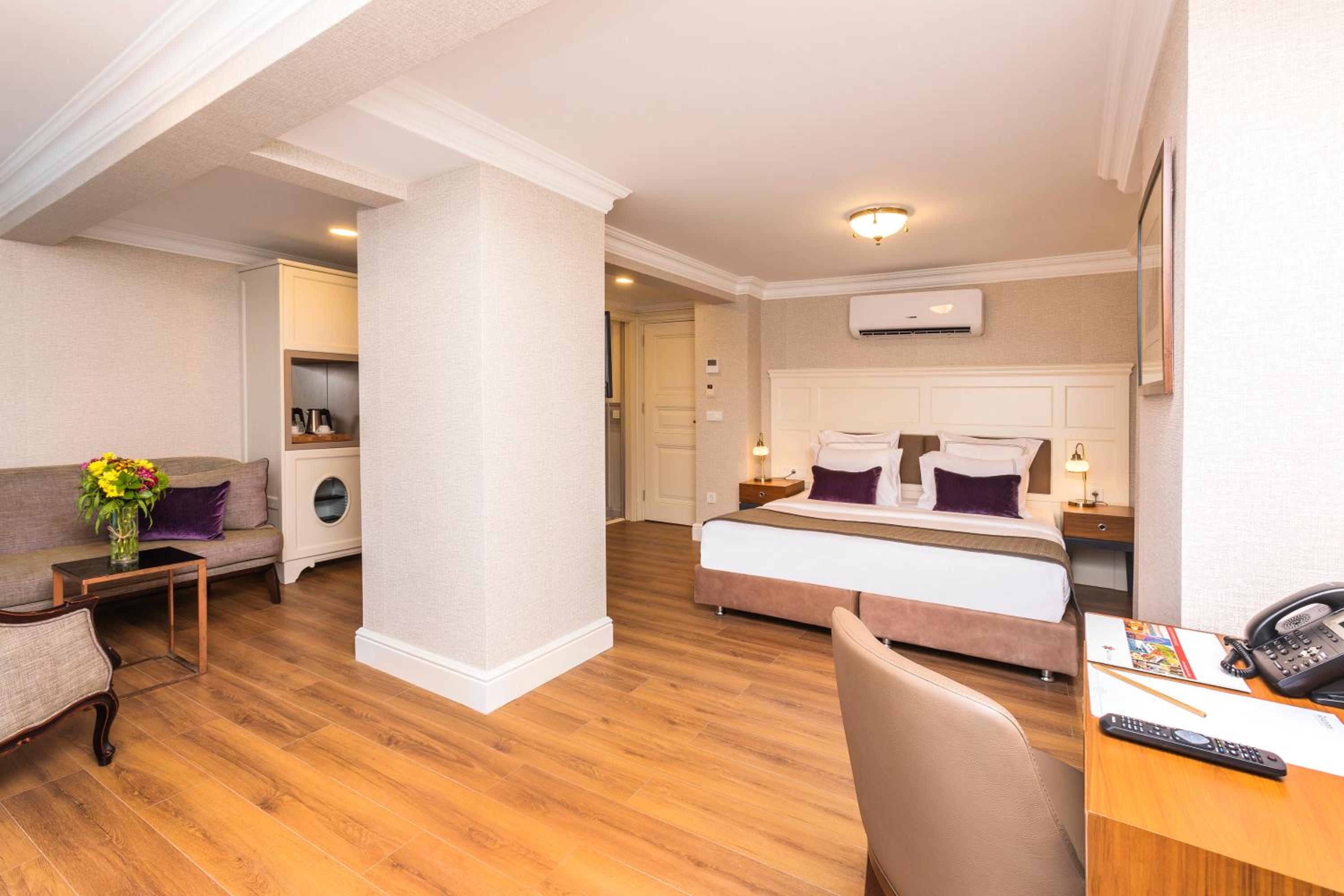 Meroddi La Porta Otel - Image 65