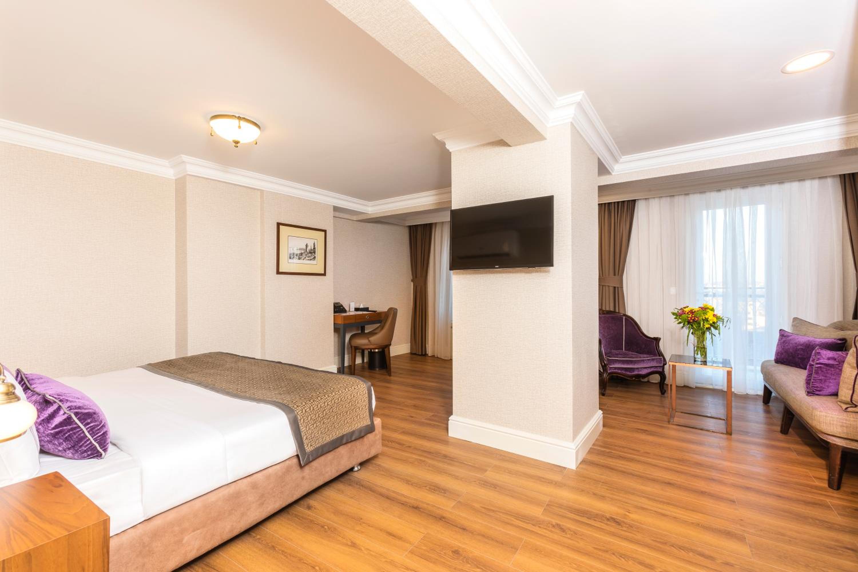 Meroddi La Porta Otel - Image 66