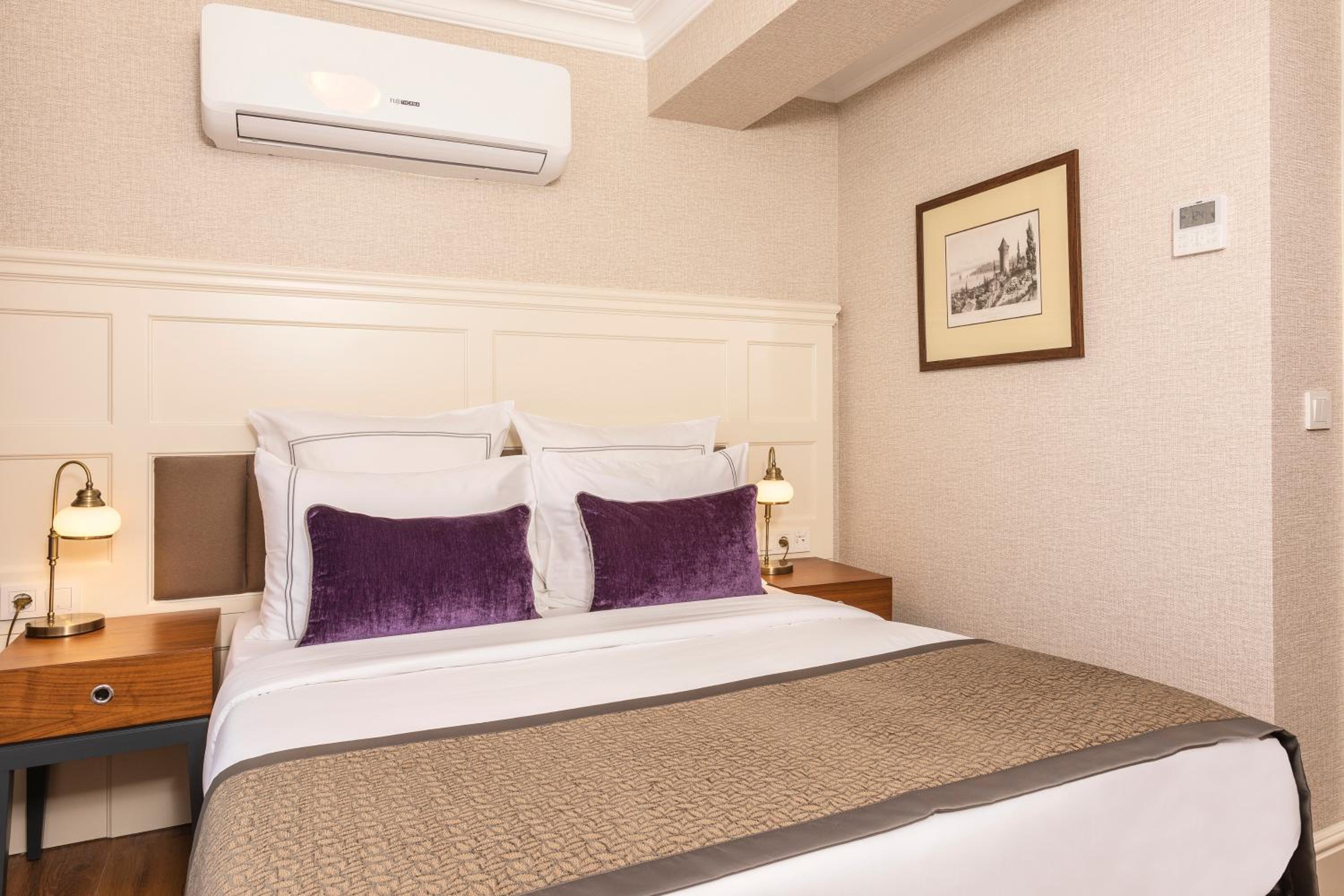 Meroddi La Porta Otel - Image 61