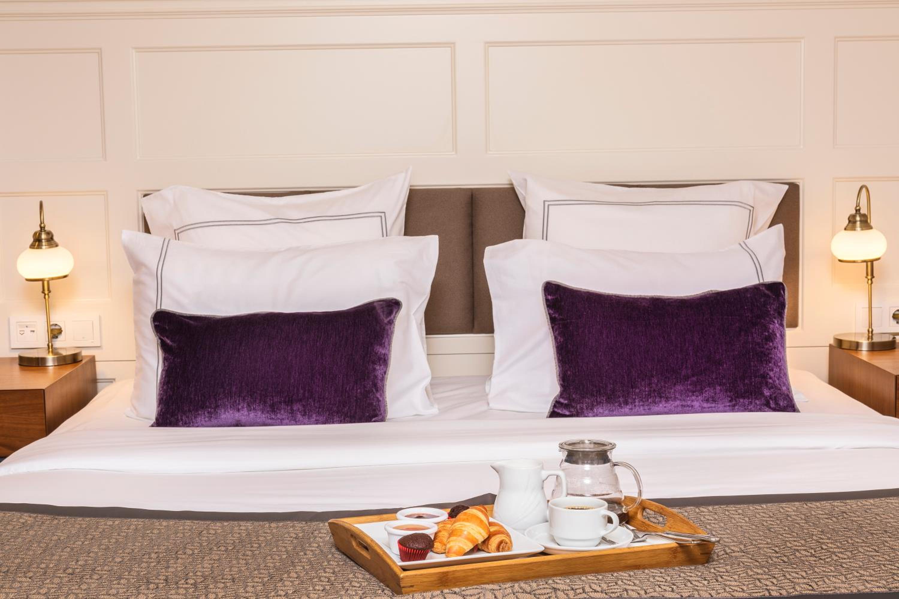 Meroddi La Porta Otel - Image 48