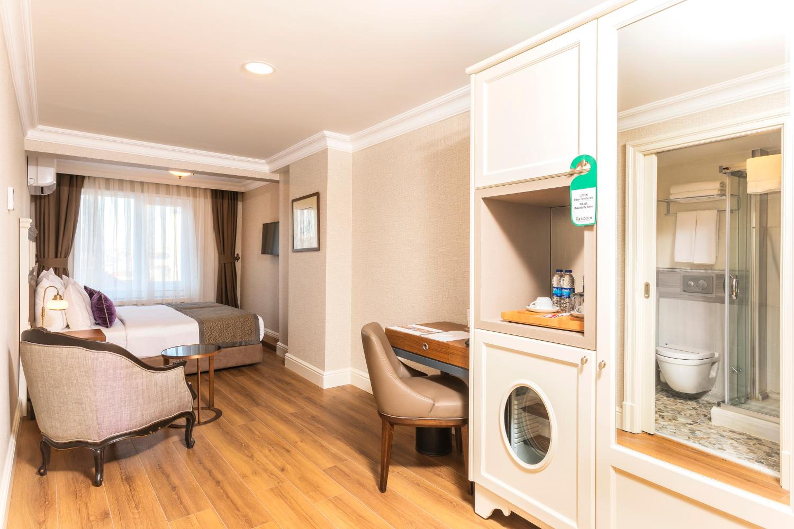 Meroddi La Porta Otel - Image 35