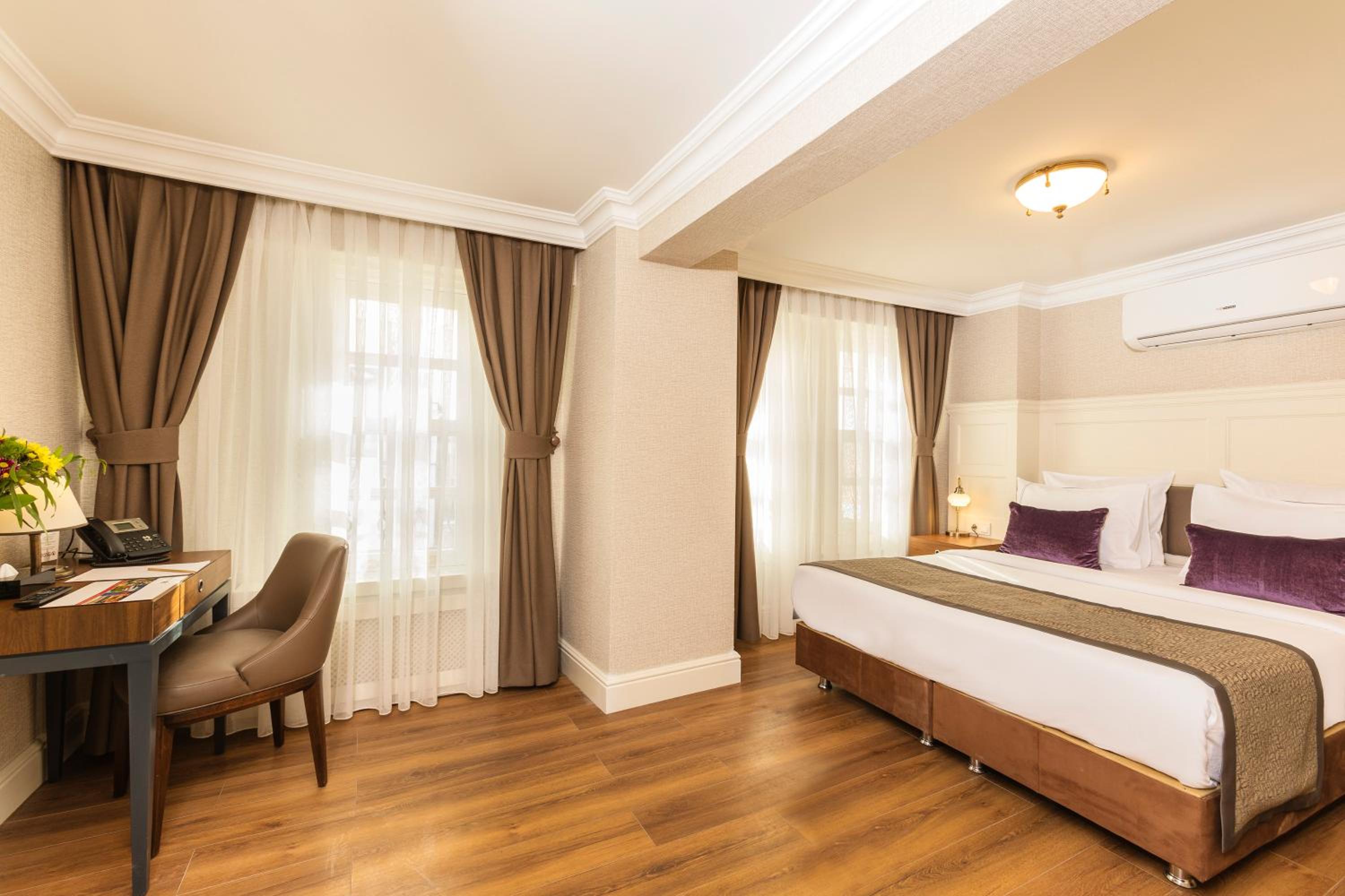 Meroddi La Porta Otel - Image 54